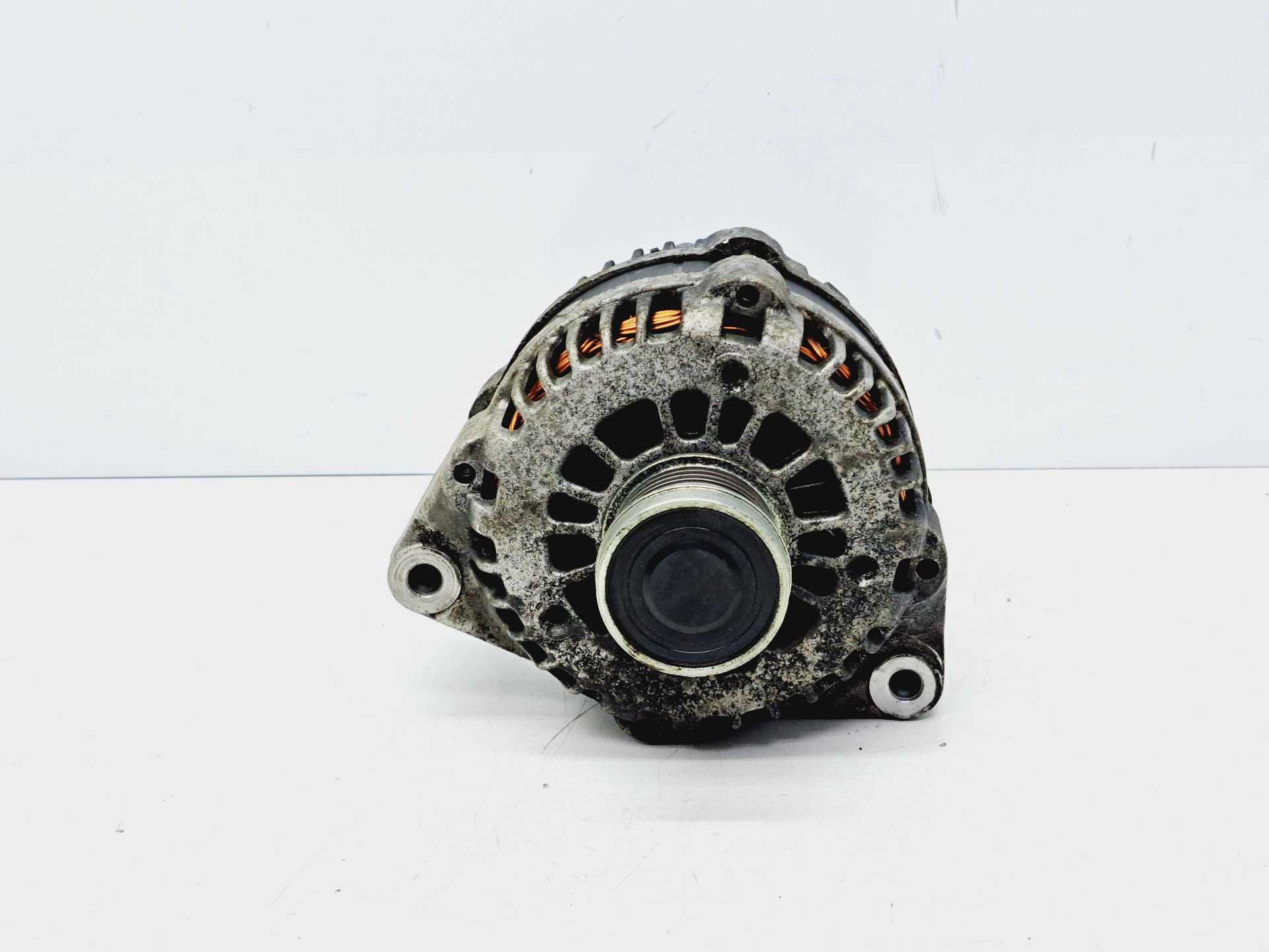 Recambio de alternador para ssangyong rodius 2.7 turbodiesel cat referencia OEM IAM A6651540302 DAC 