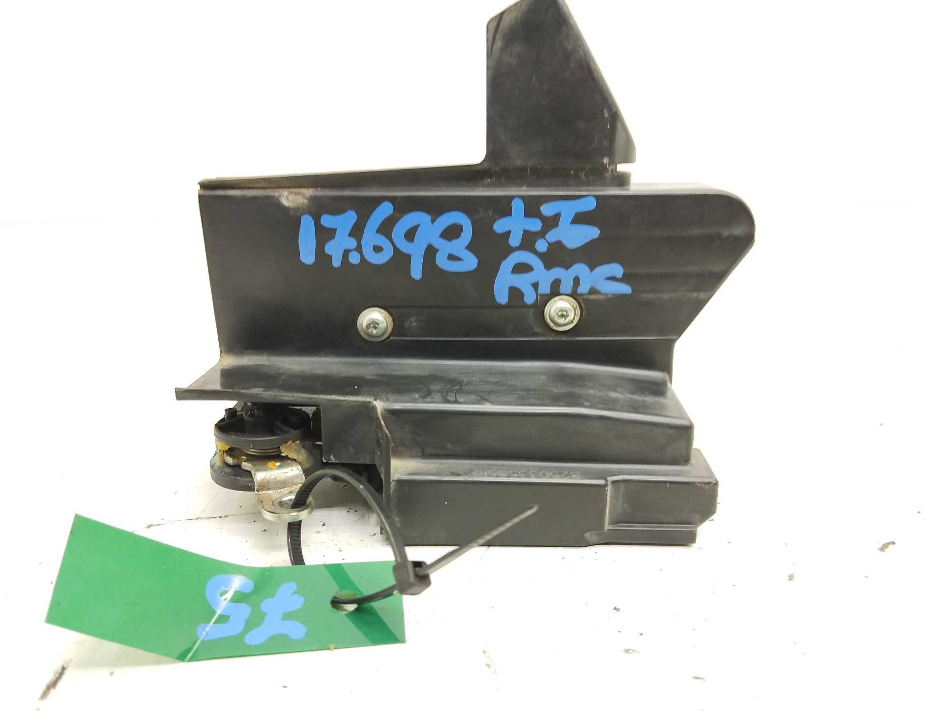 Recambio de cerradura puerta trasera izquierda para dacia sandero comfort referencia OEM IAM 825033585RC  