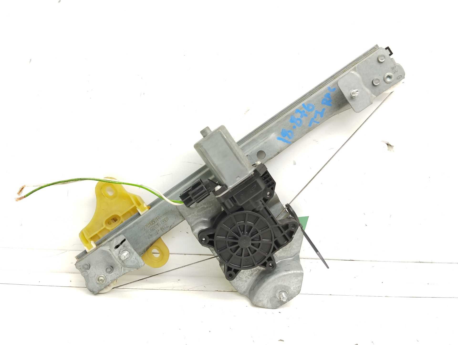 Recambio de elevalunas trasero izquierdo para renault clio iv zen referencia OEM IAM 827010501R  