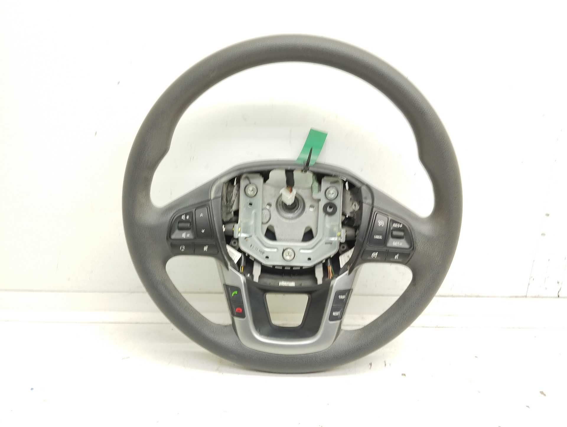 Recambio de volante para kia rio basic referencia OEM IAM 561301W000  