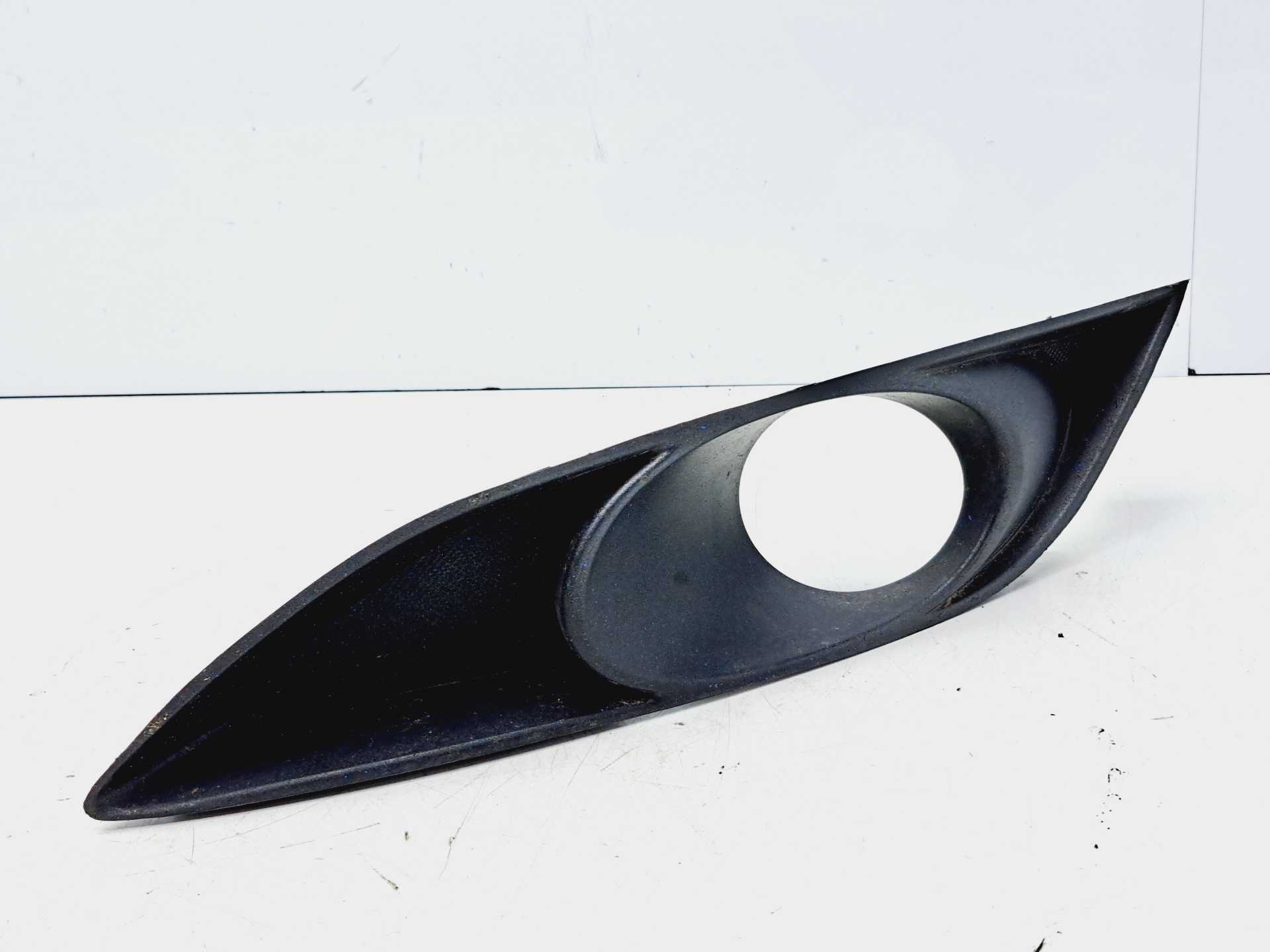 Recambio de moldura faro antiniebla izquierda para toyota auris 1.6 16v cat referencia OEM IAM 8148202040  