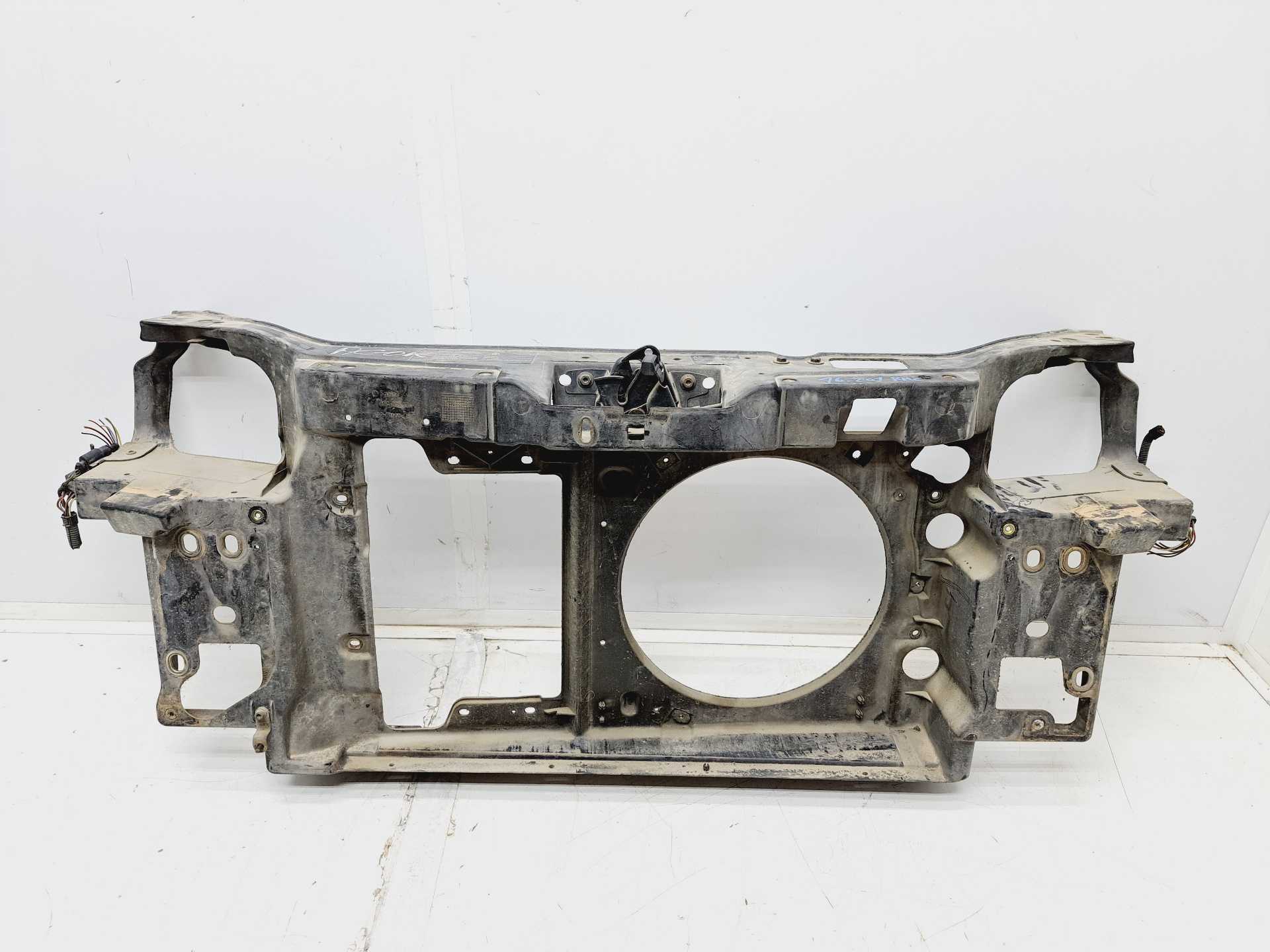 Recambio de panel frontal para volkswagen polo berlina (6n2) conceptline referencia OEM IAM   