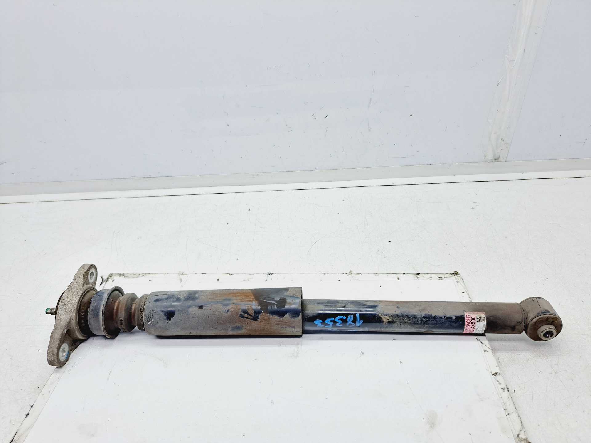 Recambio de amortiguador trasero derecho para kia carens ( ) basic referencia OEM IAM 55310A4500 SACHS 