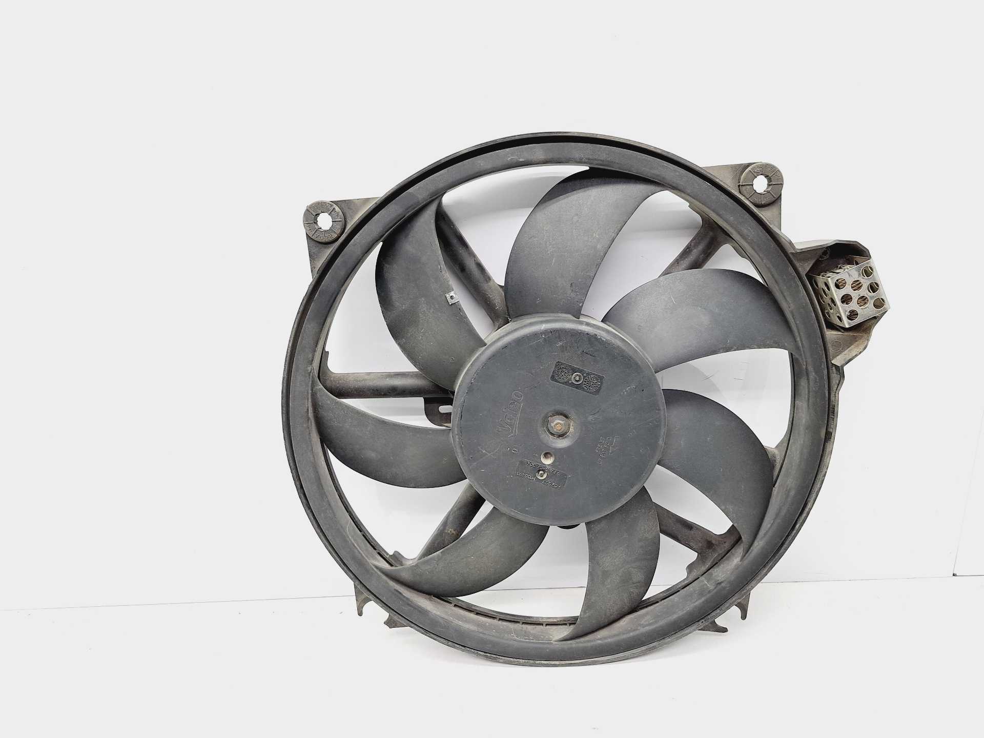 Recambio de electroventilador para renault scenic iii dynamique referencia OEM IAM 214810898R VALEO 