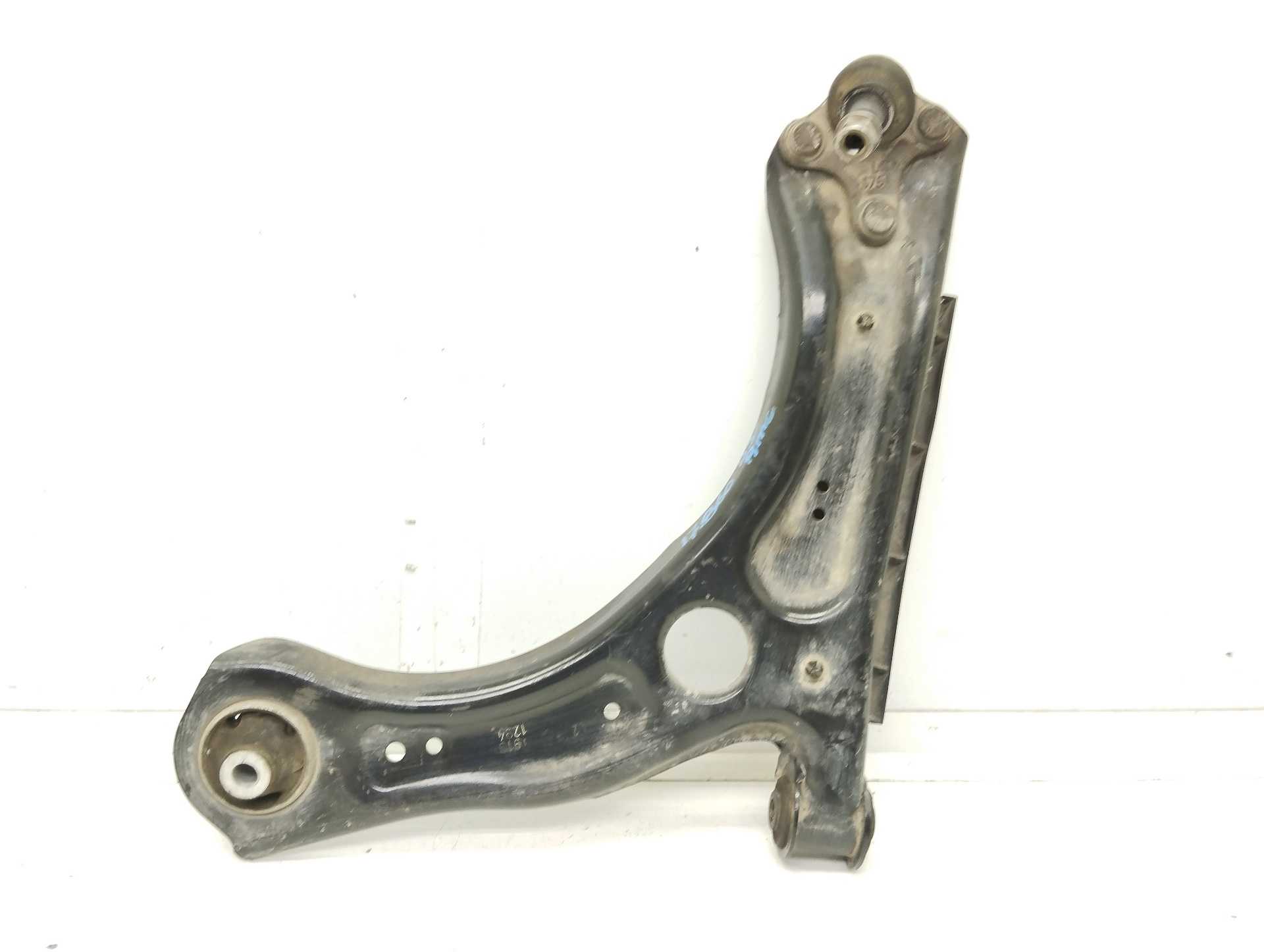 Recambio de brazo suspension inferior delantero izquierdo para volkswagen polo 1.0 tsi referencia OEM IAM   
