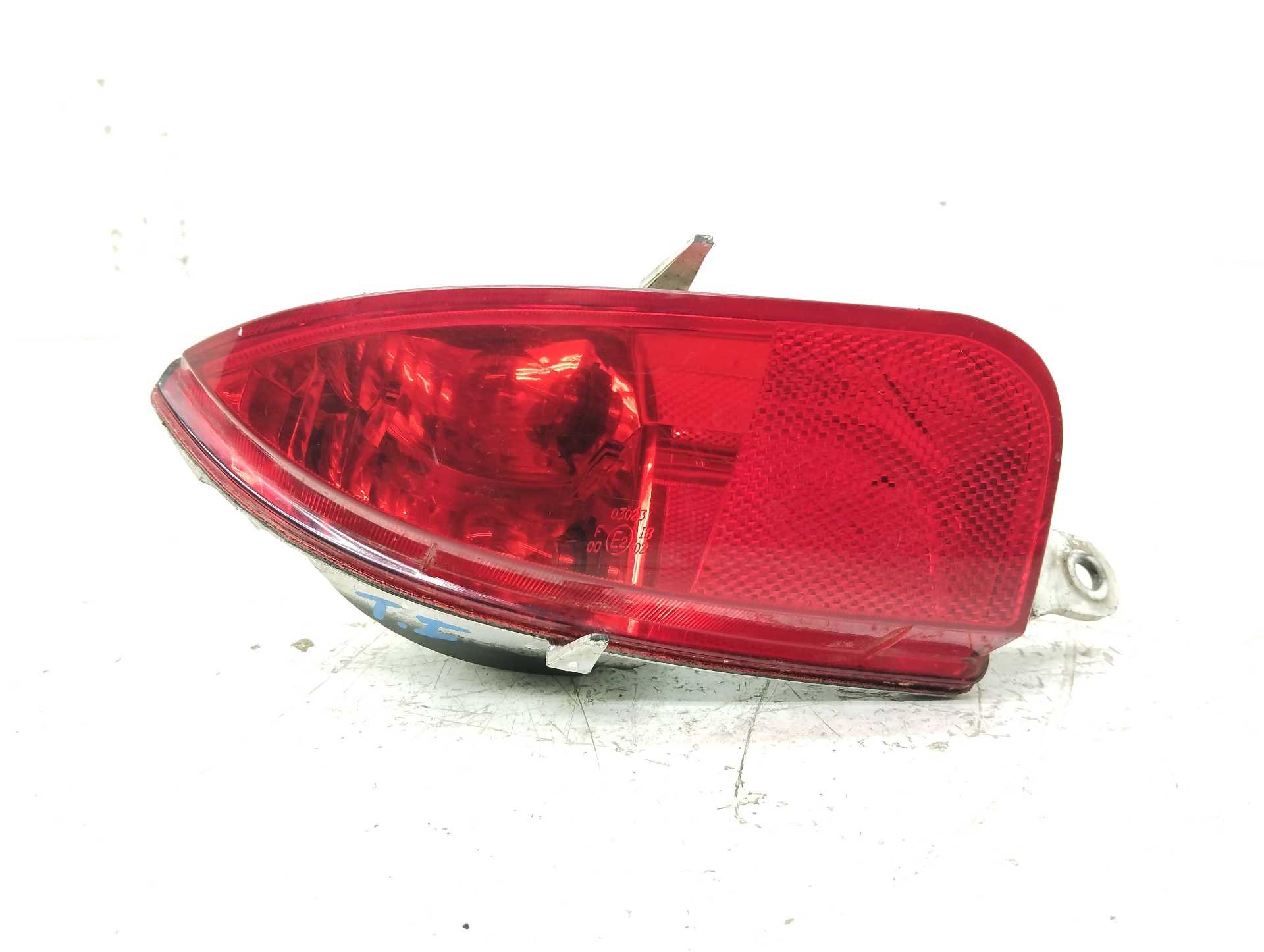 Recambio de faro antiniebla trasero izquierdo para opel corsa c blue line referencia OEM IAM   