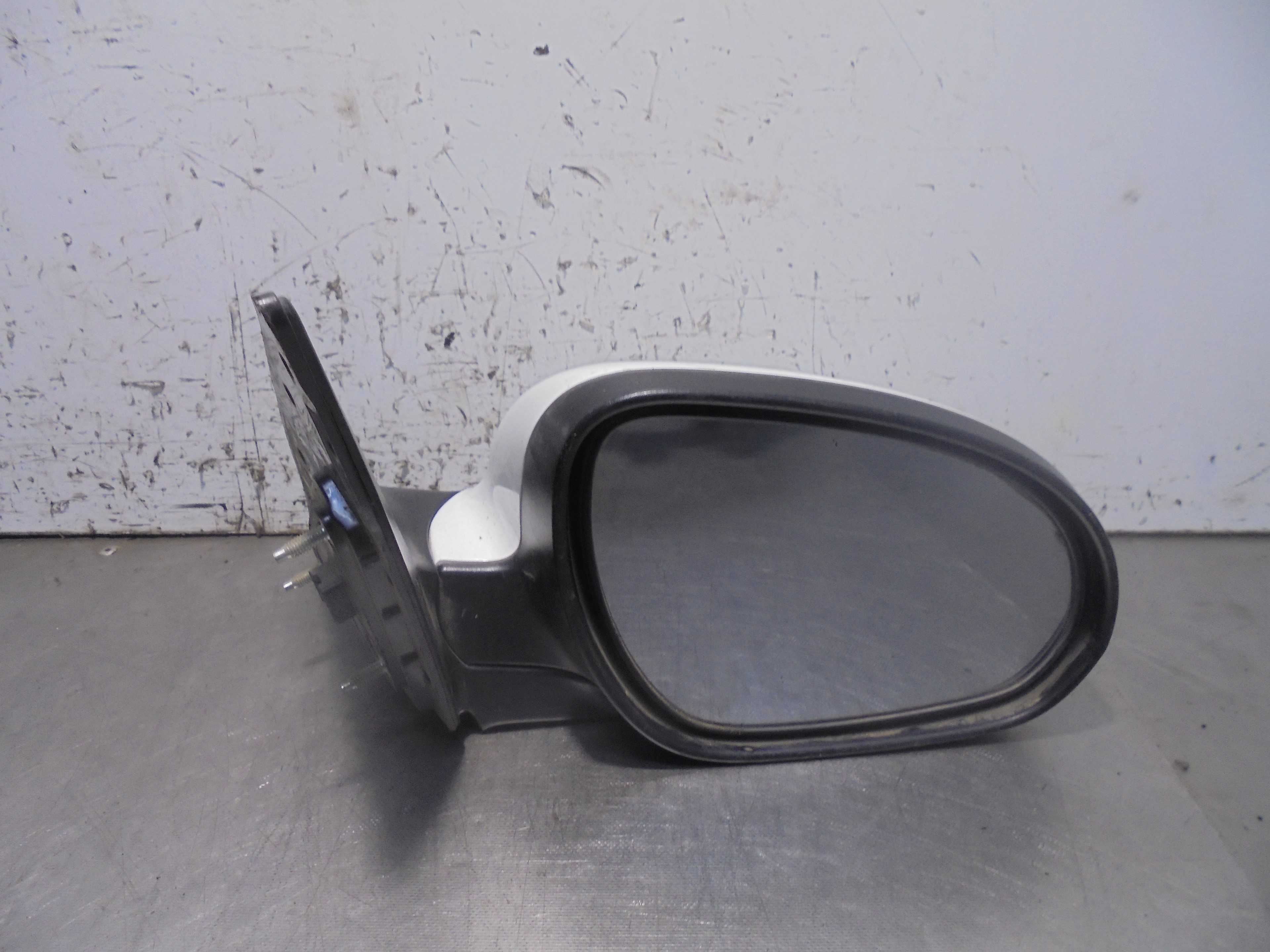 Recambio de retrovisor derecho para hyundai i30 1.6 crdi cat referencia OEM IAM  5 PINES ELECTRICO 5 PUERTAS 