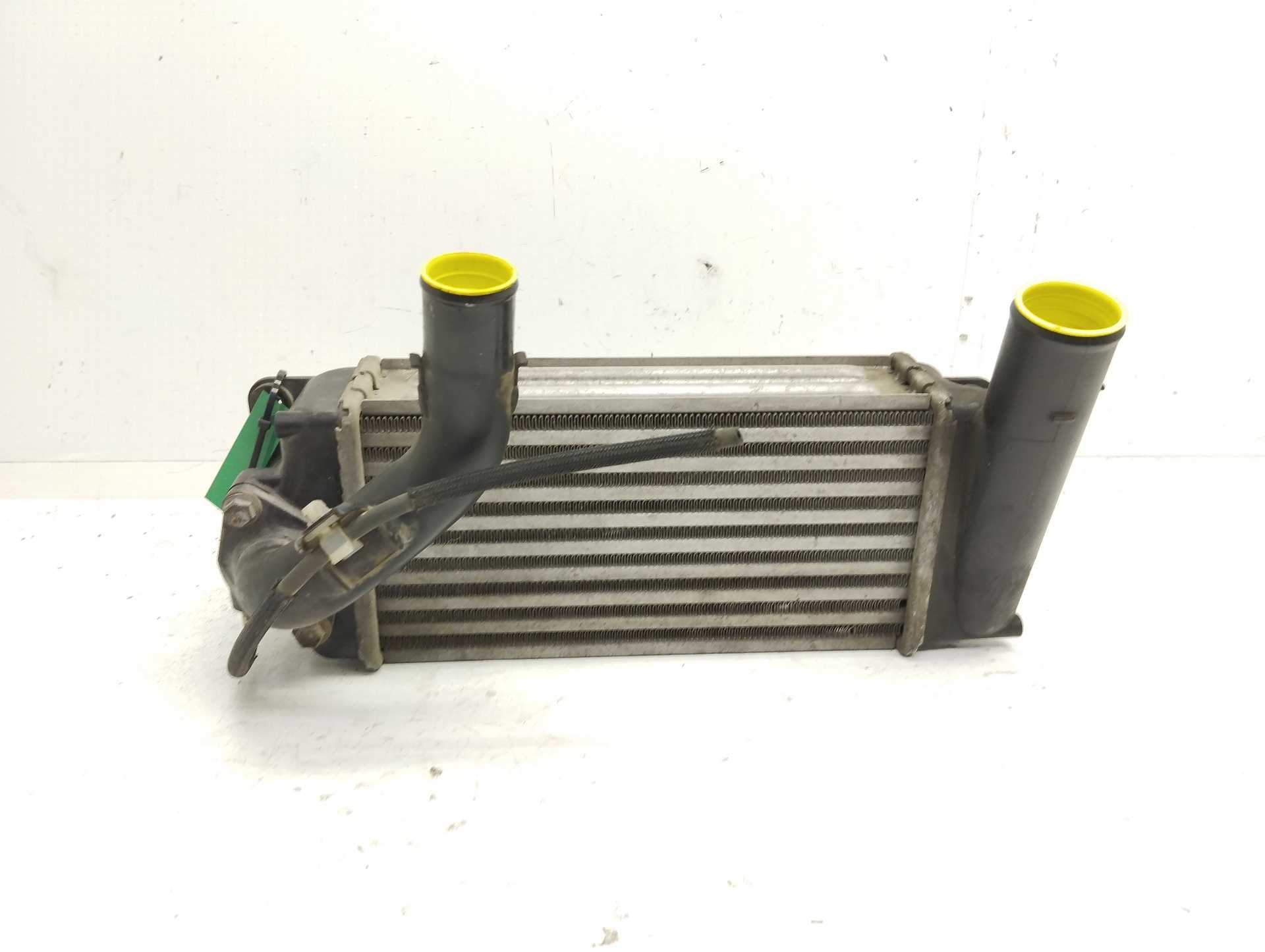 Recambio de intercooler para toyota auris luna+ referencia OEM IAM JD1270000692  