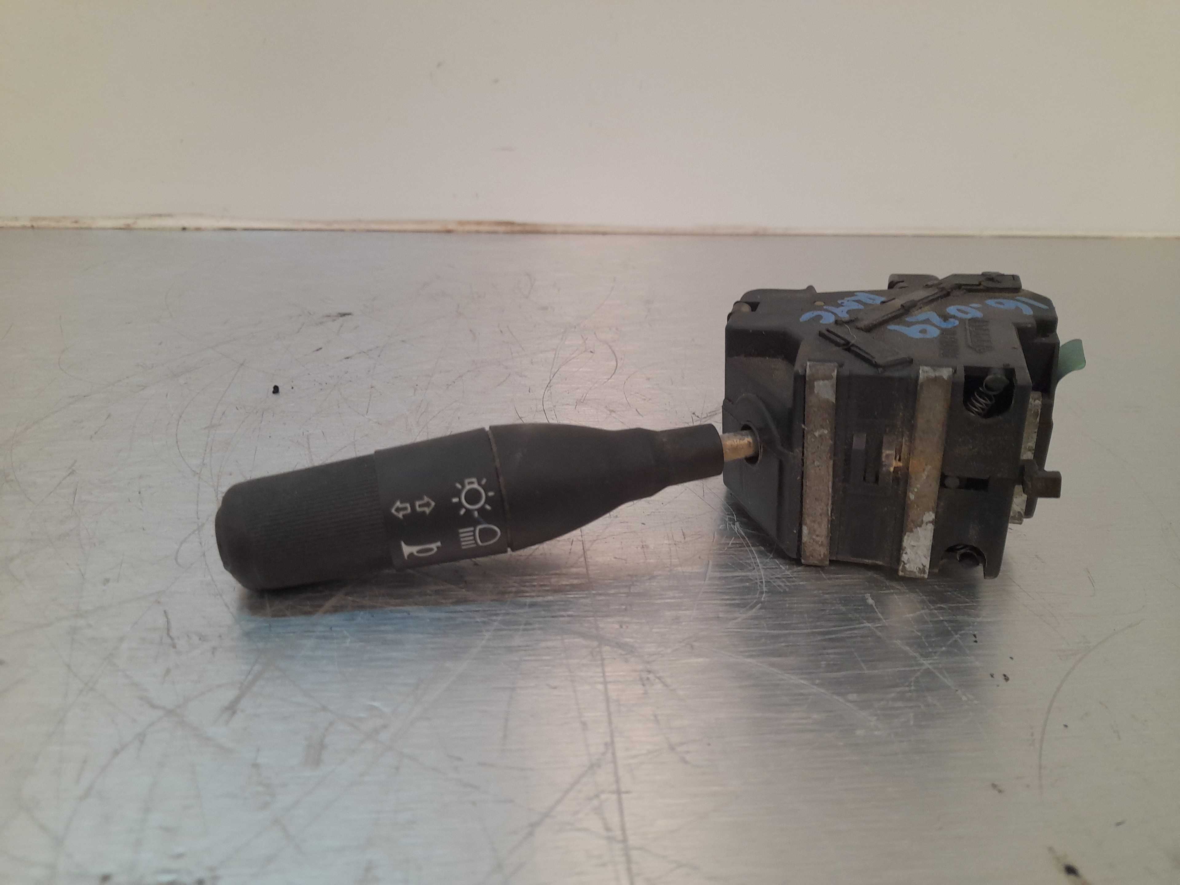 Recambio de mando intermitentes para renault clio i fase i+ii (b/c57) 1.2 alize referencia OEM IAM 7700842114A  