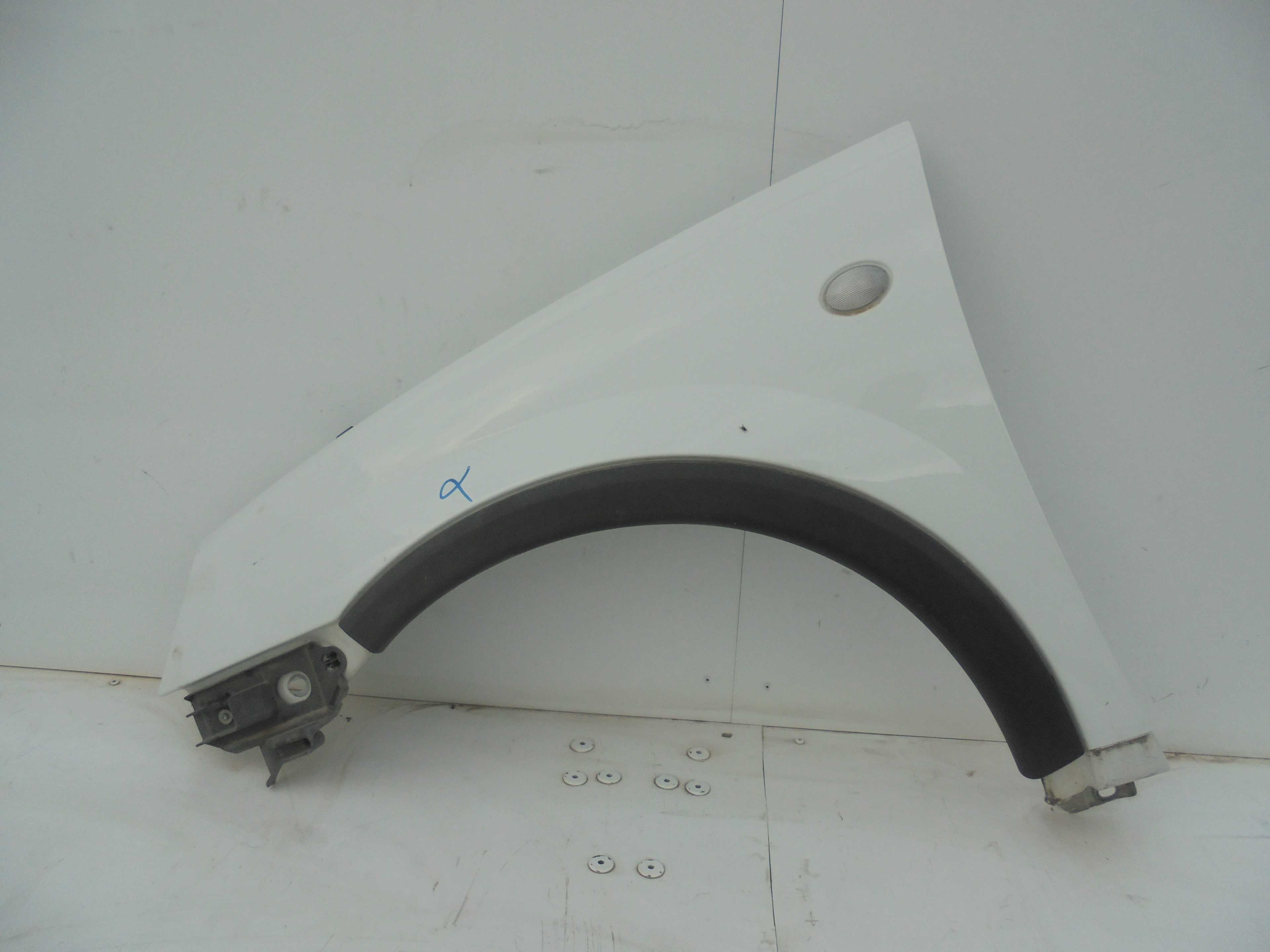 Recambio de aleta delantera izquierda para opel corsa c blue line referencia OEM IAM   