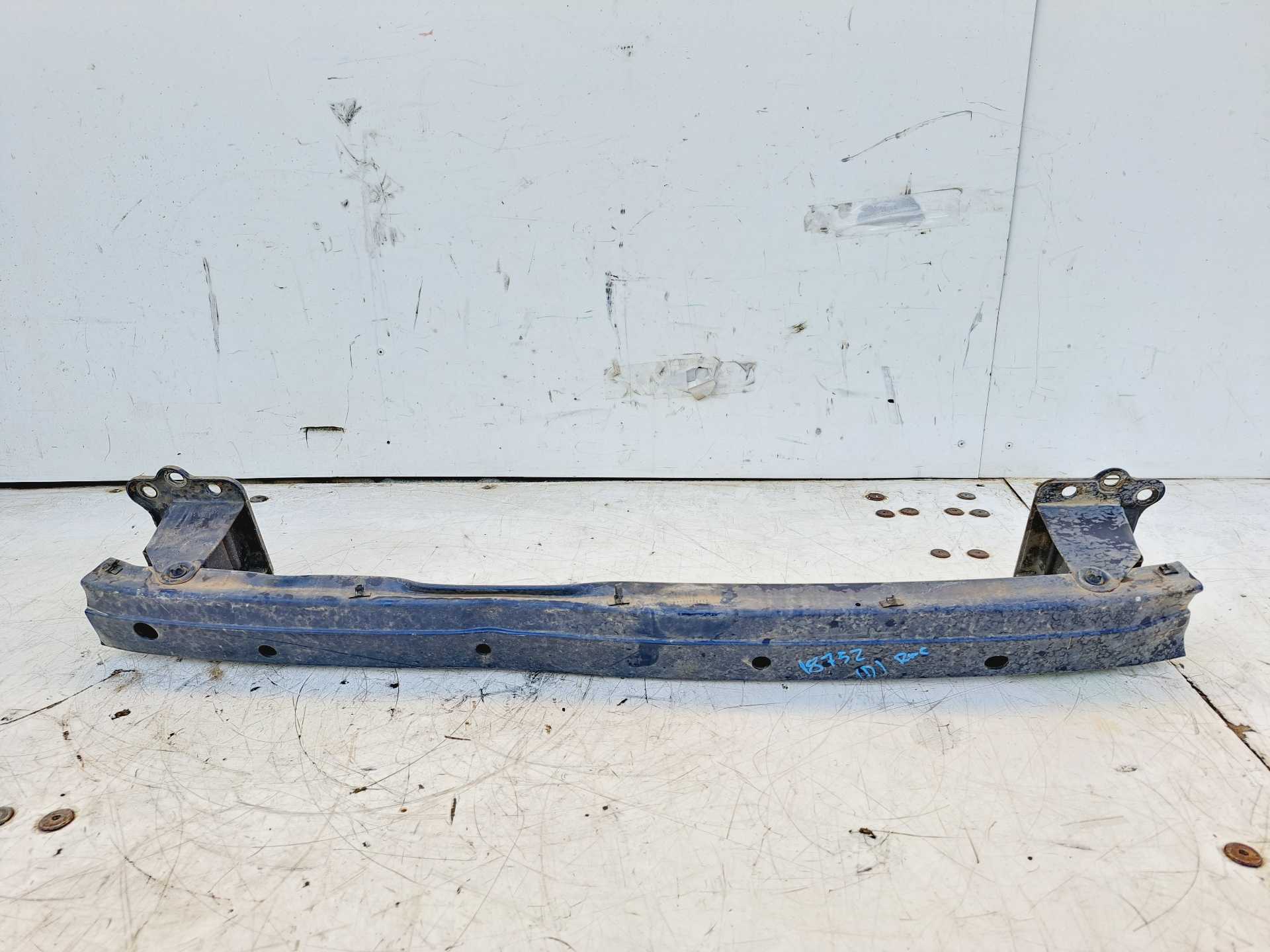 Recambio de refuerzo paragolpes delantero para opel corsa c blue line referencia OEM IAM  9165538 