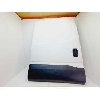 Recambio de puerta lateral corredera derecha para iveco 35s12 referencia OEM IAM 5802311136  