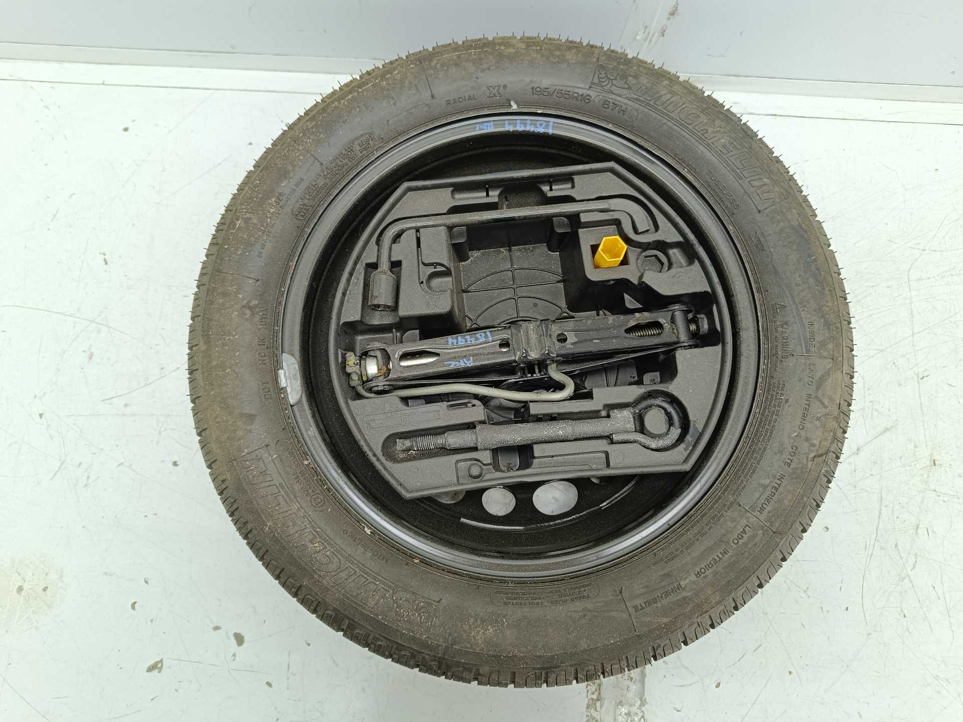 Recambio de gato para peugeot 208 style referencia OEM IAM 9655342680 195/55/R16 