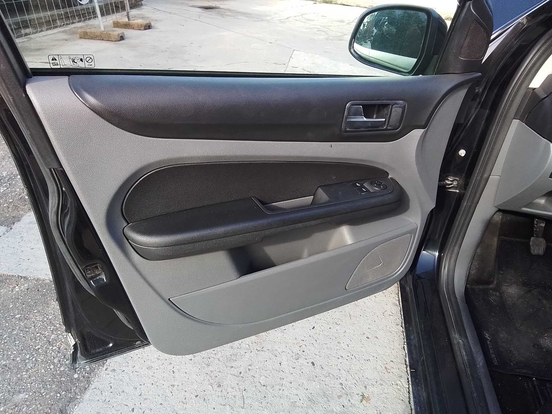 Recambio de guarnecido puerta delantera izquierda para ford focus berlina (cap) ambiente (d) referencia OEM IAM   