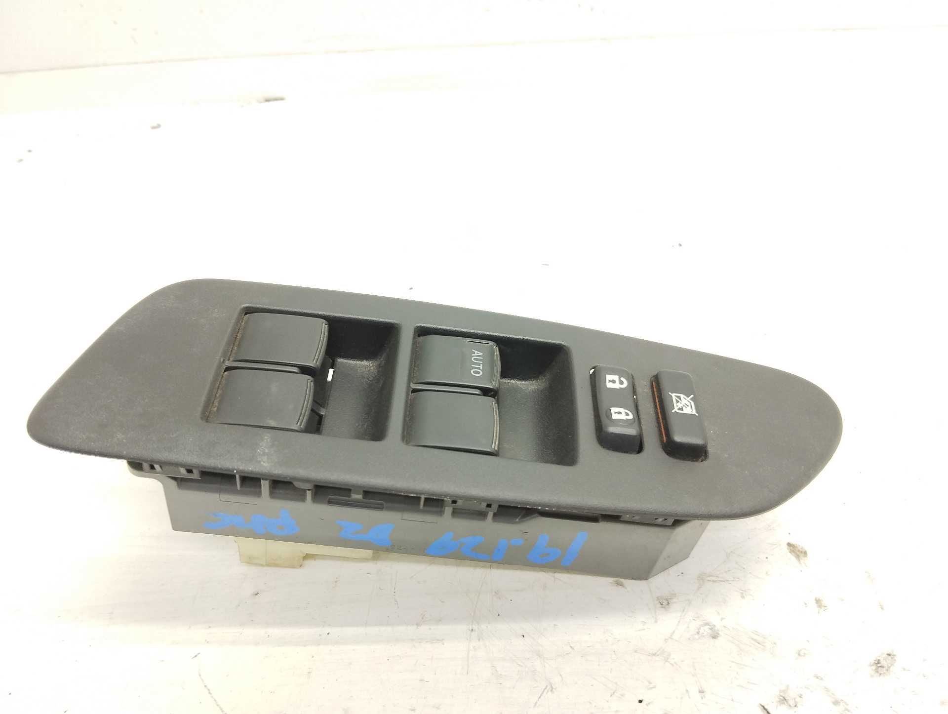 Recambio de mando elevalunas delantero izquierdo para toyota auris luna+ referencia OEM IAM 9241R79  