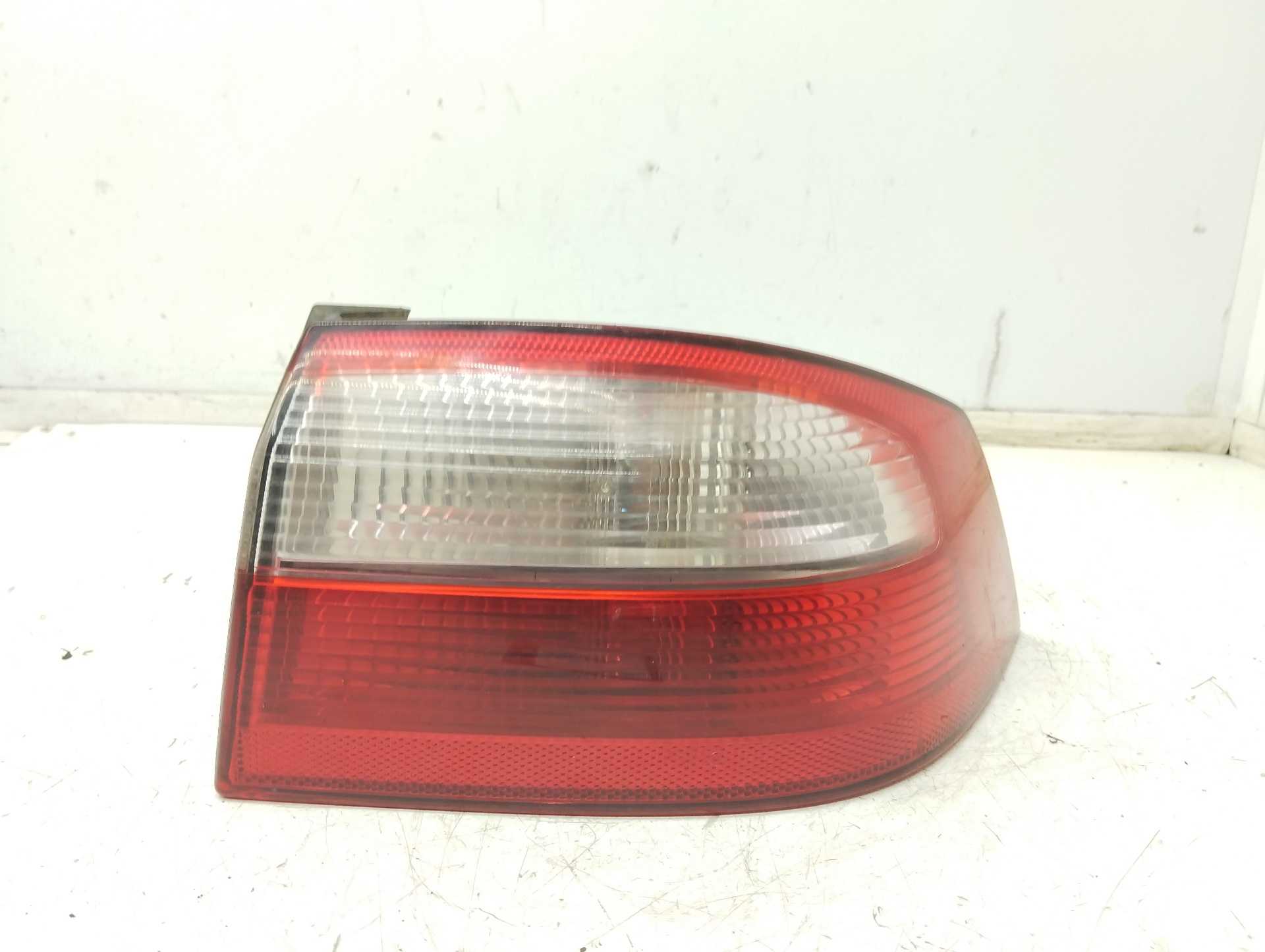 Recambio de piloto trasero derecho para renault laguna ii (bg0) authentique referencia OEM IAM 8200002474  