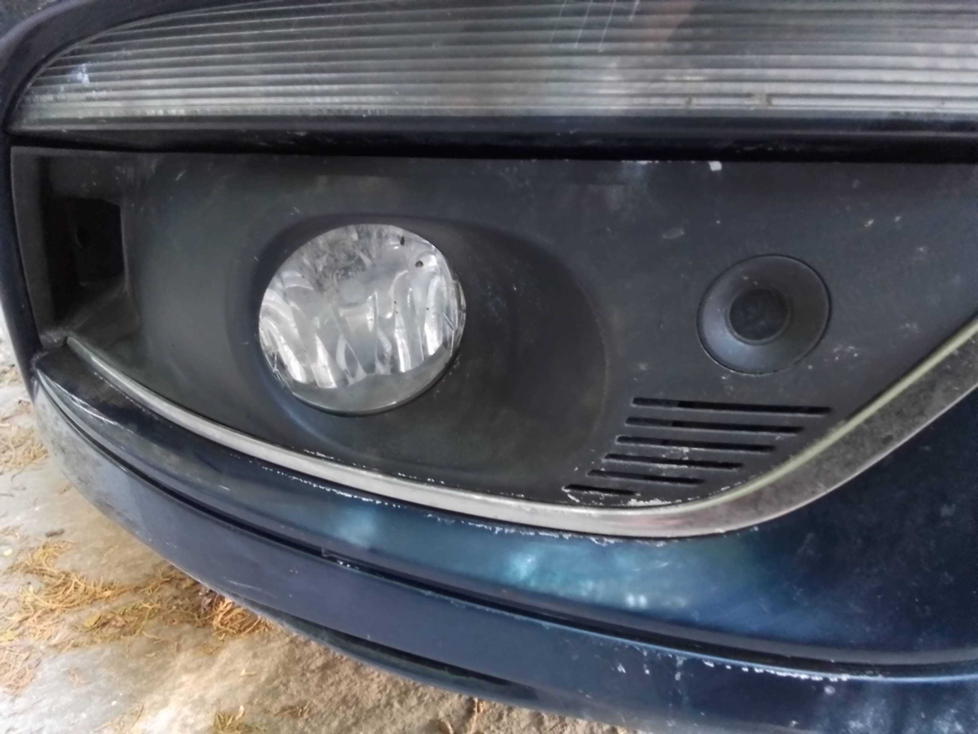 Recambio de faro antiniebla derecho para renault megane iv grandtour 1.6 dci diesel fap energy referencia OEM IAM   