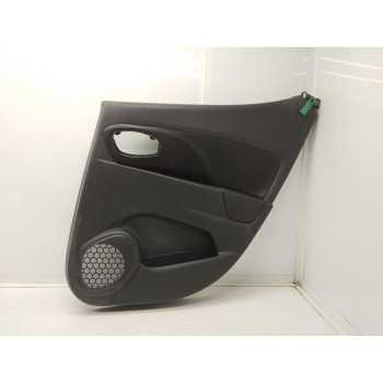GUARNECIDO PUERTA TRASERA DERECHA 829A03401R 829A08616R 