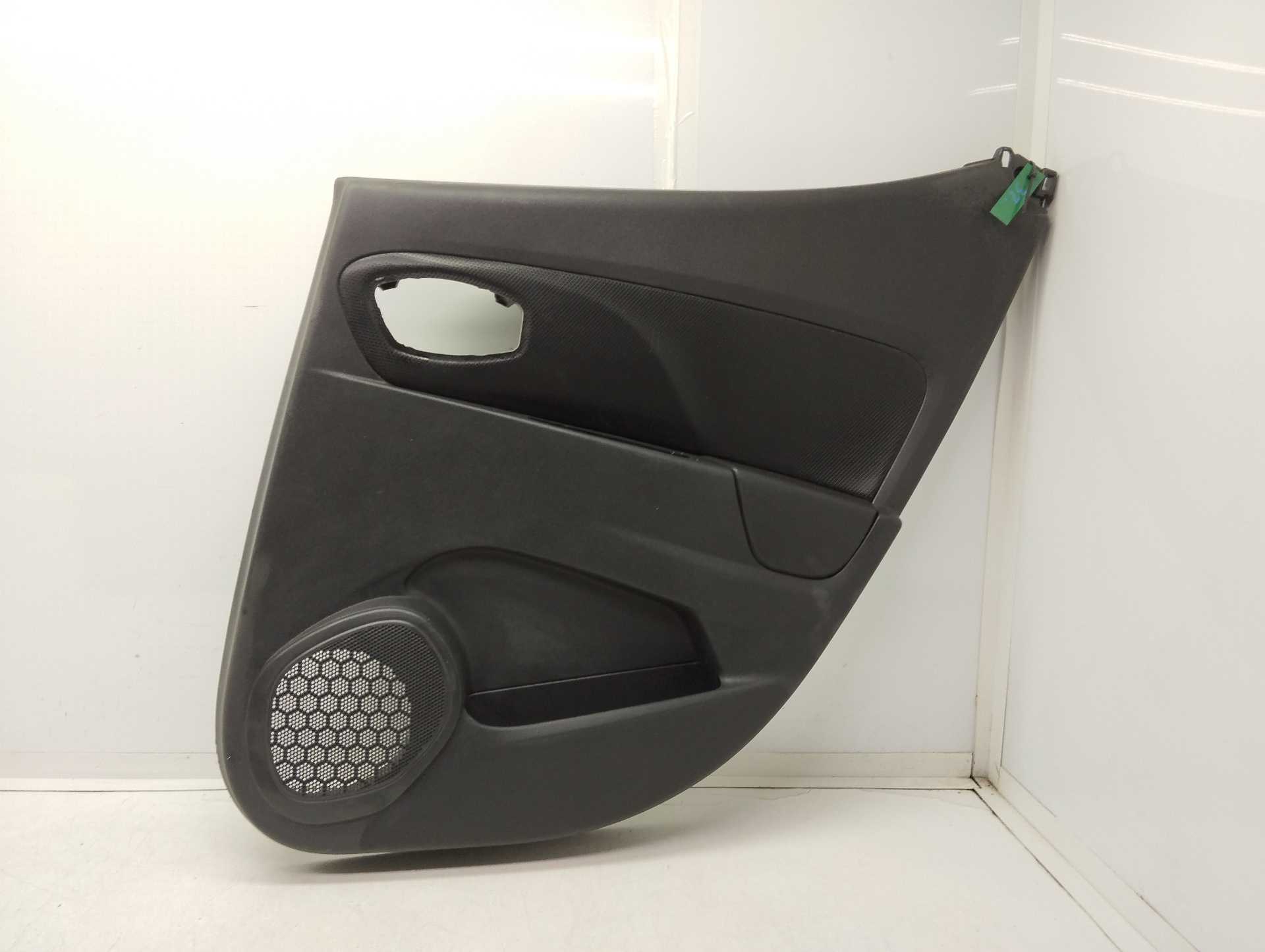 Recambio de guarnecido puerta trasera derecha para renault clio iv zen referencia OEM IAM 829A03401R 829A08616R 