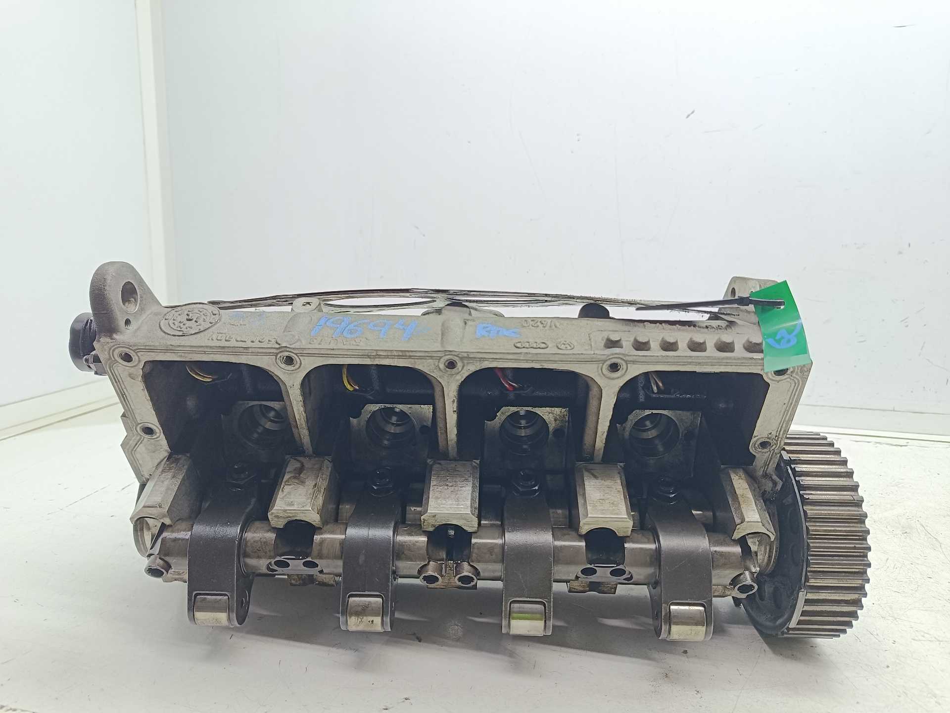 Recambio de culata para volkswagen passat berlina (3c2) advance referencia OEM IAM 038103373  