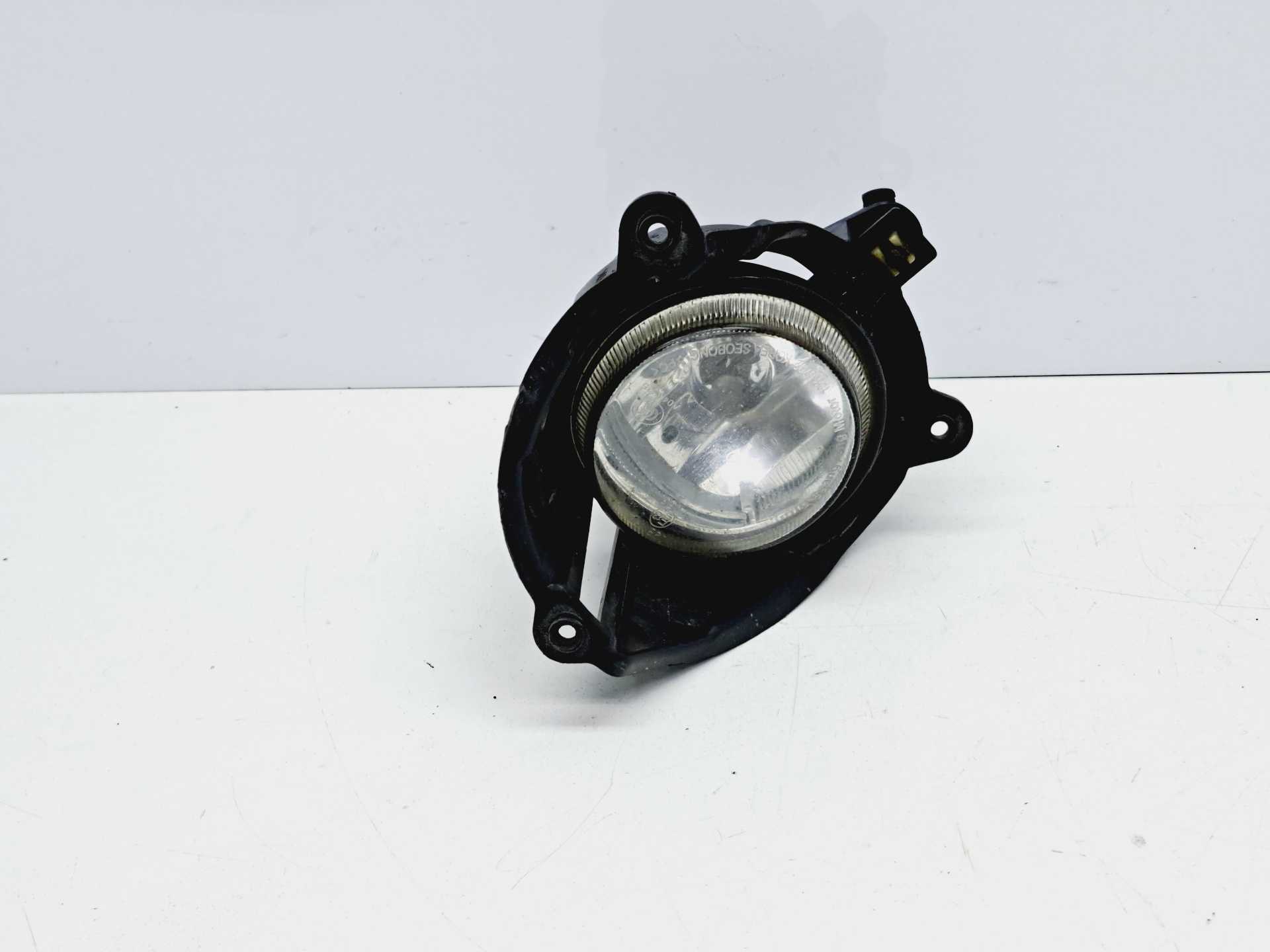 Recambio de faro antiniebla derecho para ssangyong rodius 2.7 turbodiesel cat referencia OEM IAM   