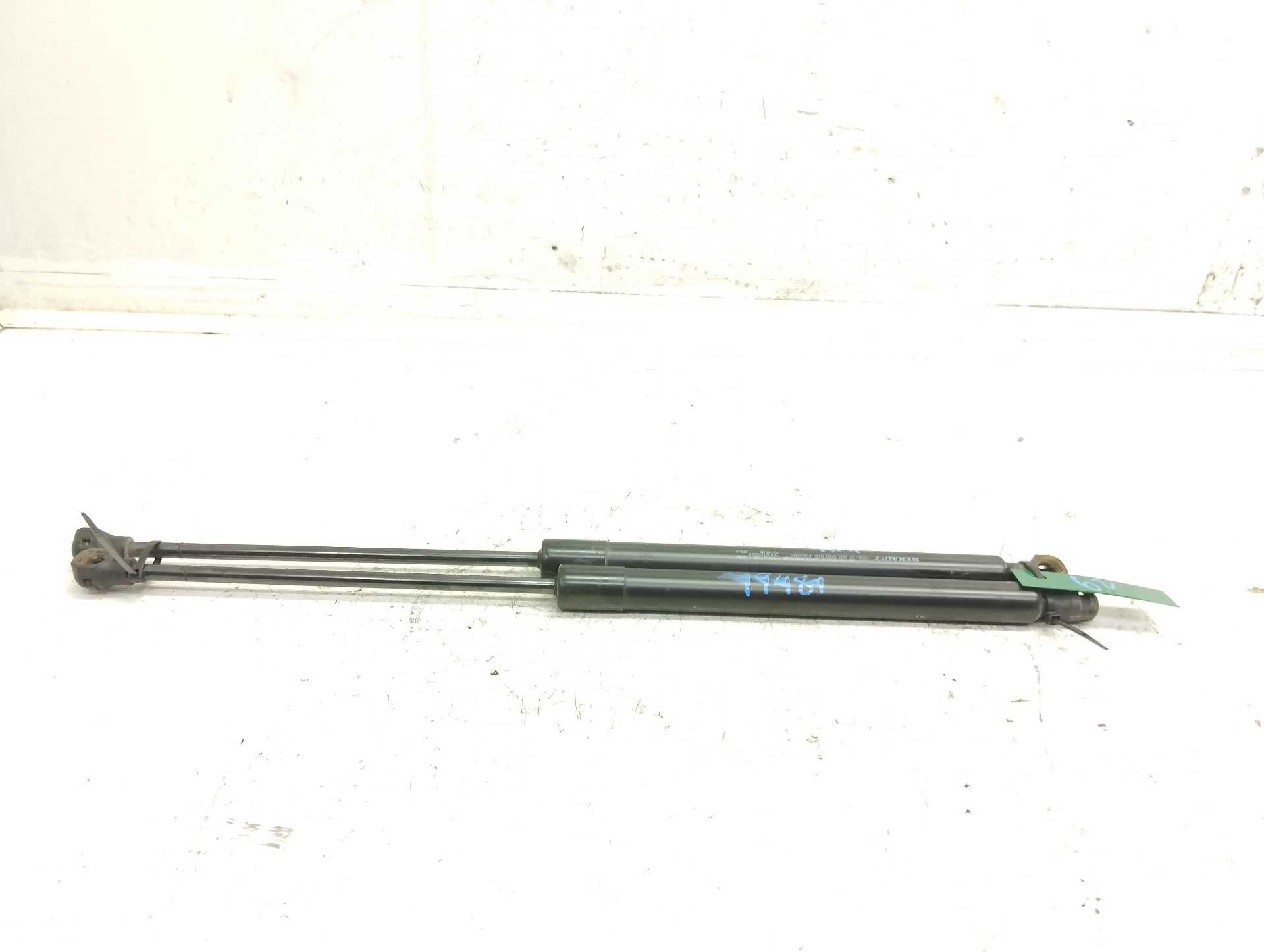 Recambio de amortiguadores maletero / porton para dacia sandero aniversario referencia OEM IAM 904529943R  