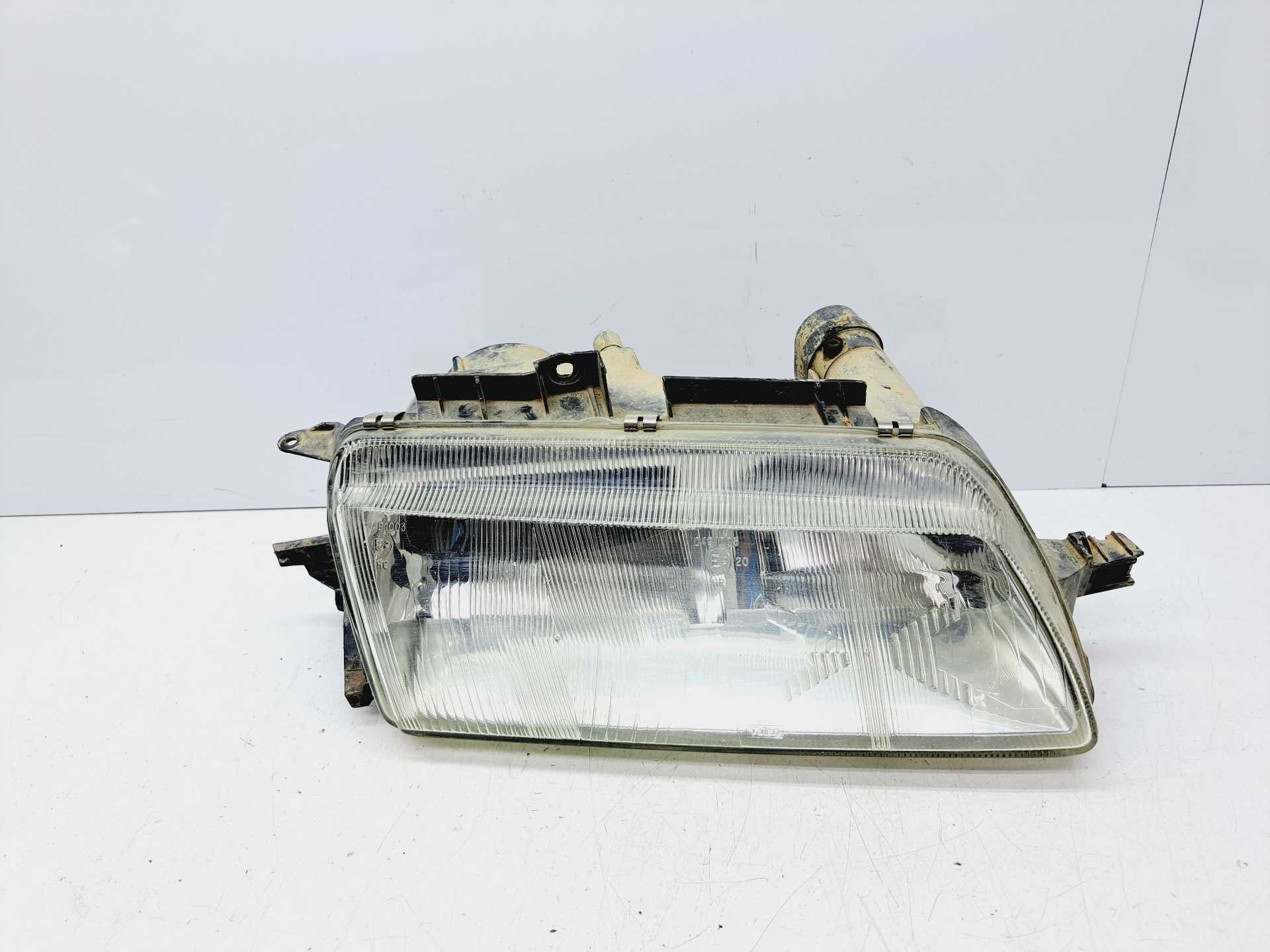 Recambio de faro derecho para peugeot 605 srdt referencia OEM IAM   