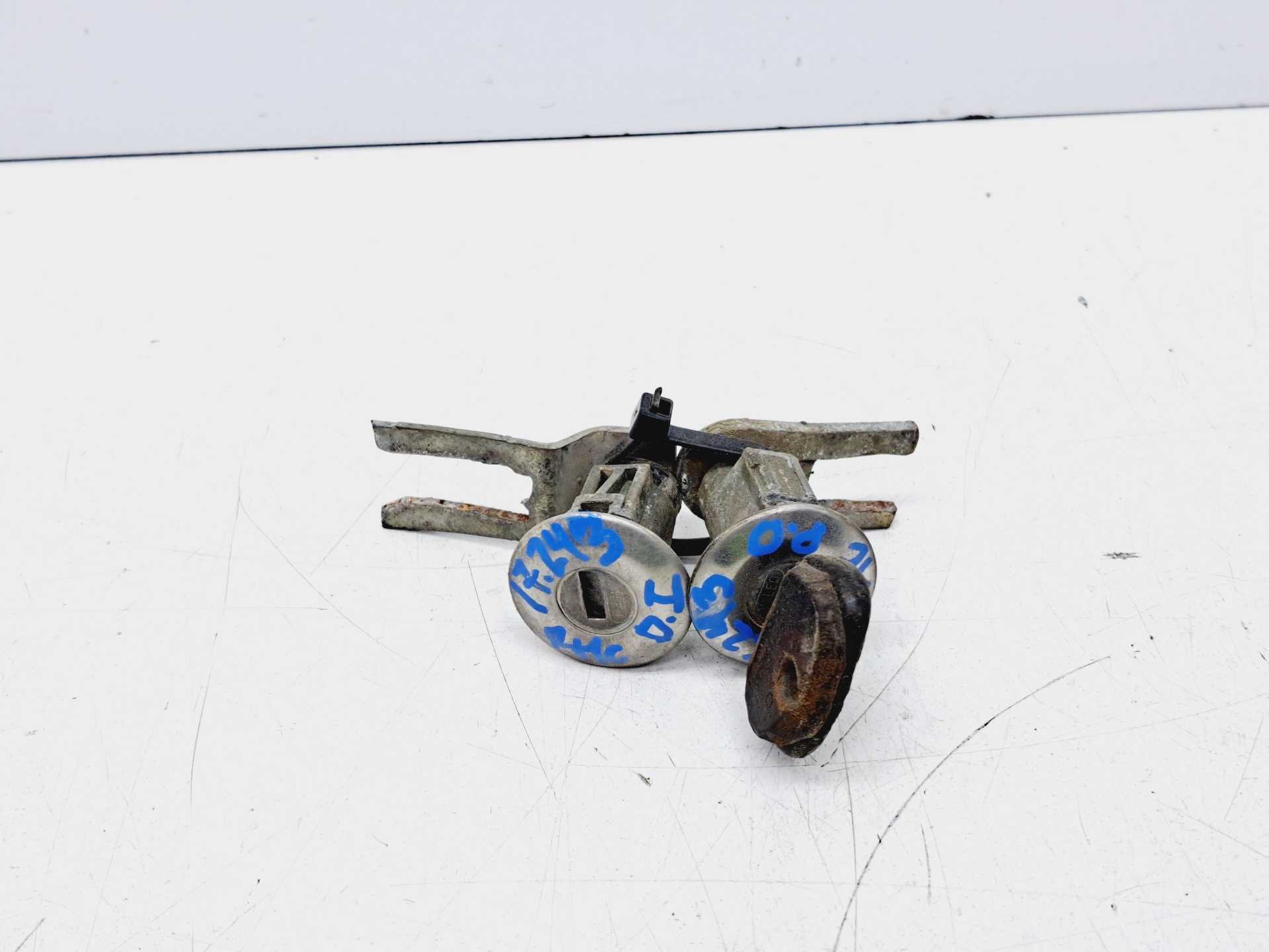 Recambio de bombin puerta delantera izquierda para peugeot 605 srdt referencia OEM IAM   