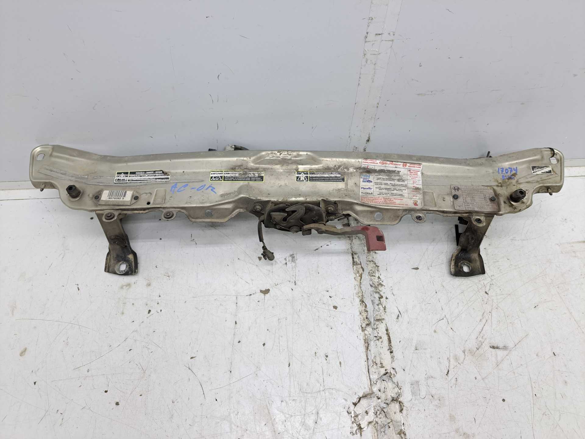 Recambio de travesaño superior para alfa romeo 156 1.9 jtd 8v distinctive referencia OEM IAM  60619557 0000060619557