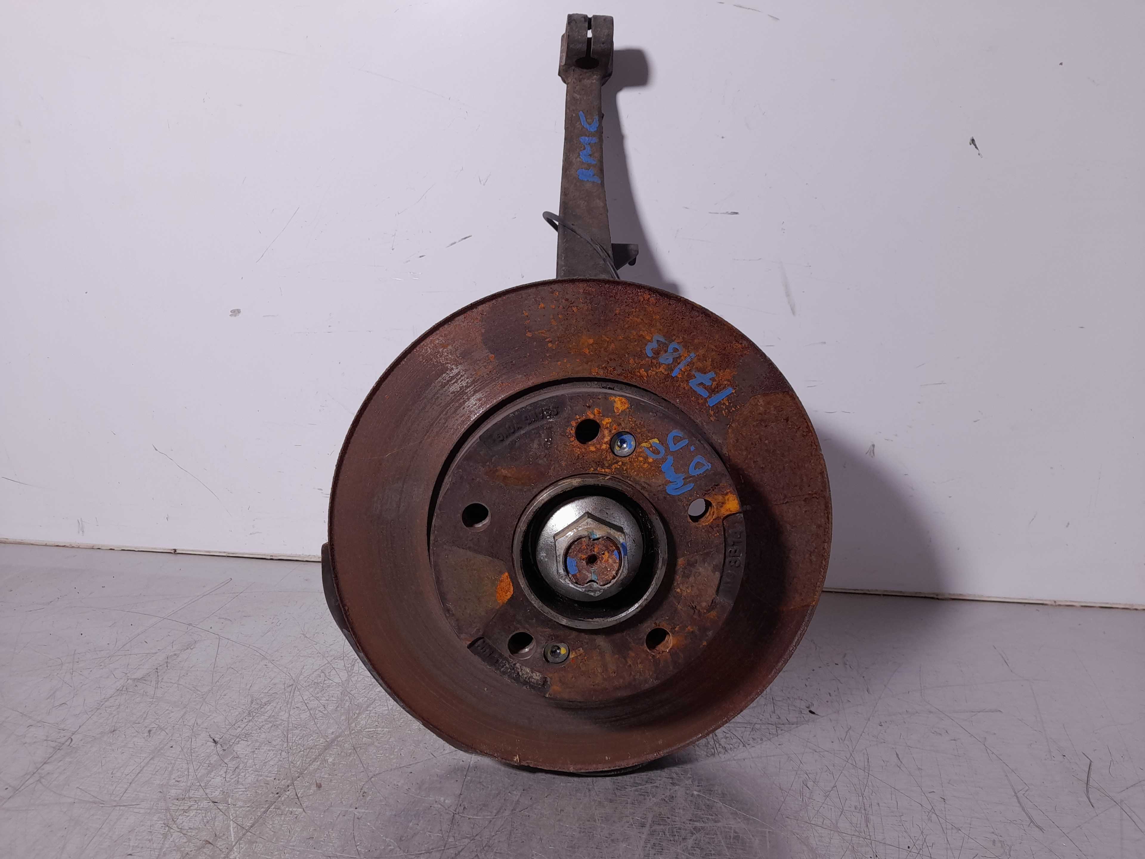 Recambio de mangueta delantera derecha para ssangyong rodius 2.7 turbodiesel cat referencia OEM IAM   