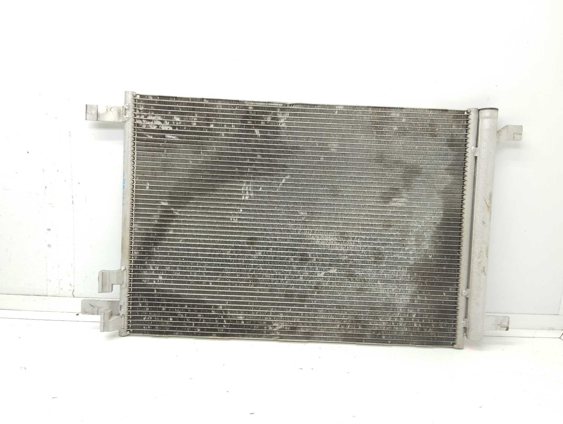 Recambio de condensador / radiador aire acondicionado para volkswagen polo 1.0 tsi referencia OEM IAM 5Q0816411BG  