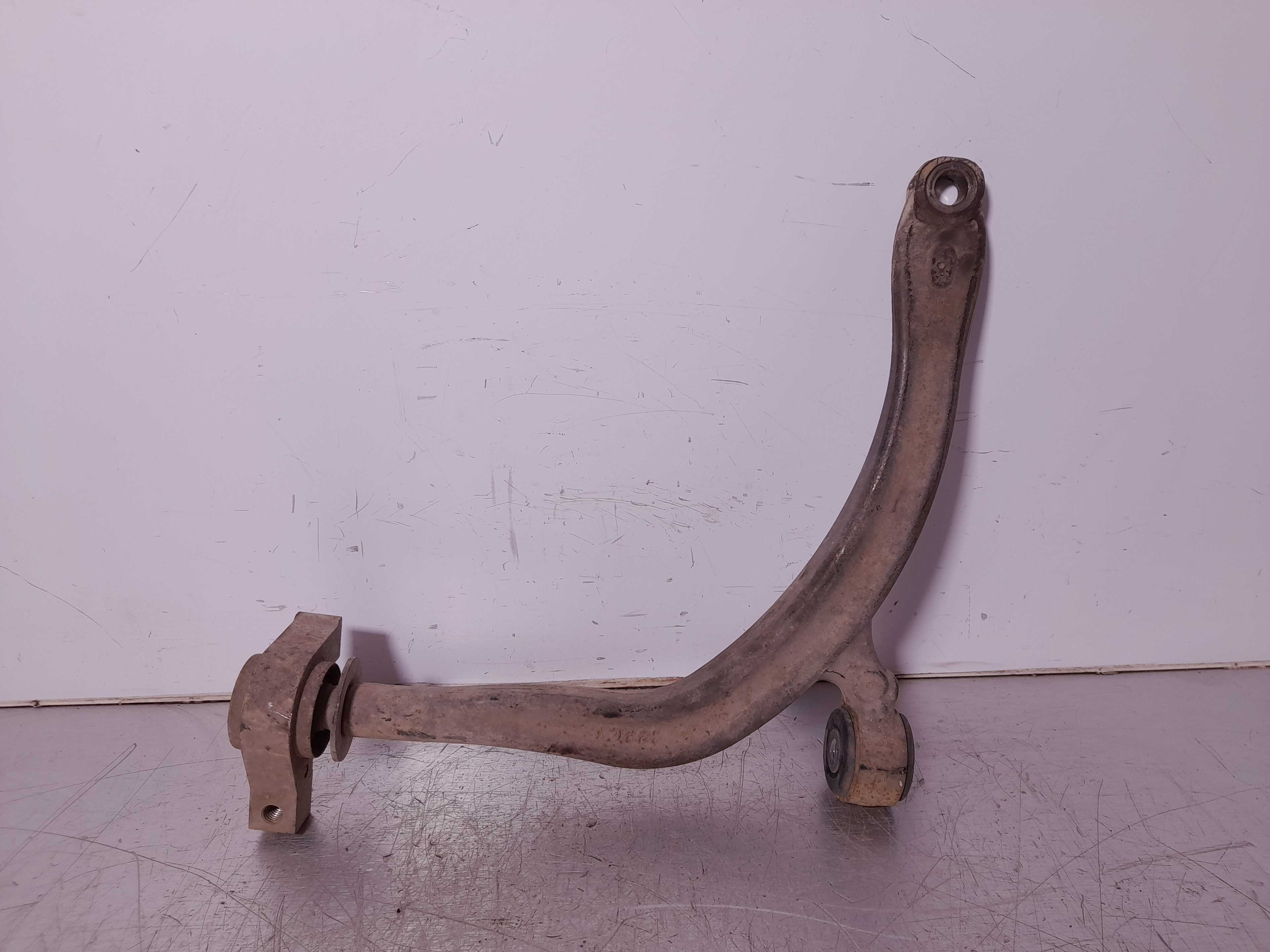 Recambio de brazo suspension inferior delantero izquierdo para citroën c5 berlina collection referencia OEM IAM  3520P0 