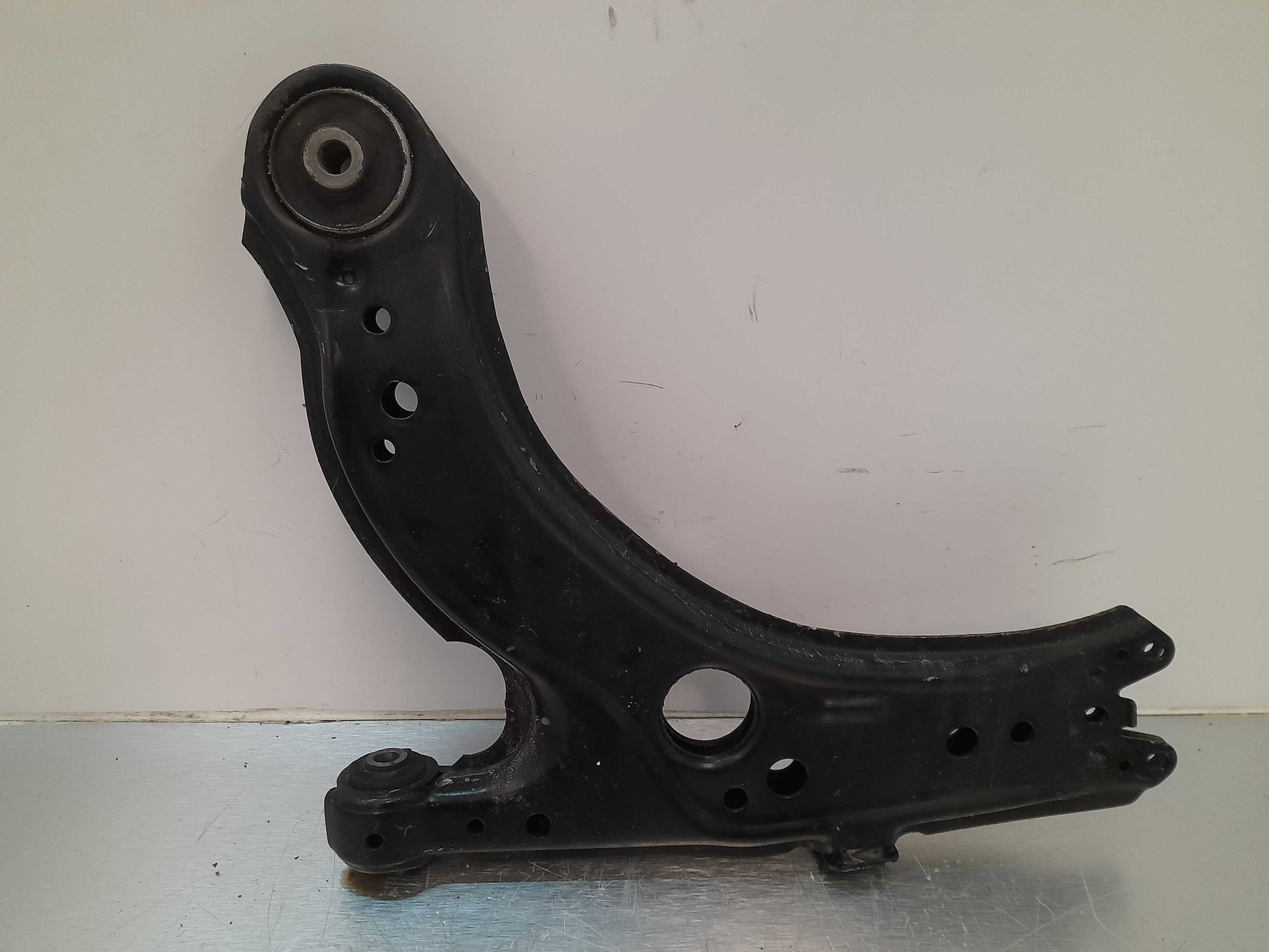 Recambio de brazo suspension inferior delantero derecho para volkswagen bora berlina (1j2) referencia OEM IAM   