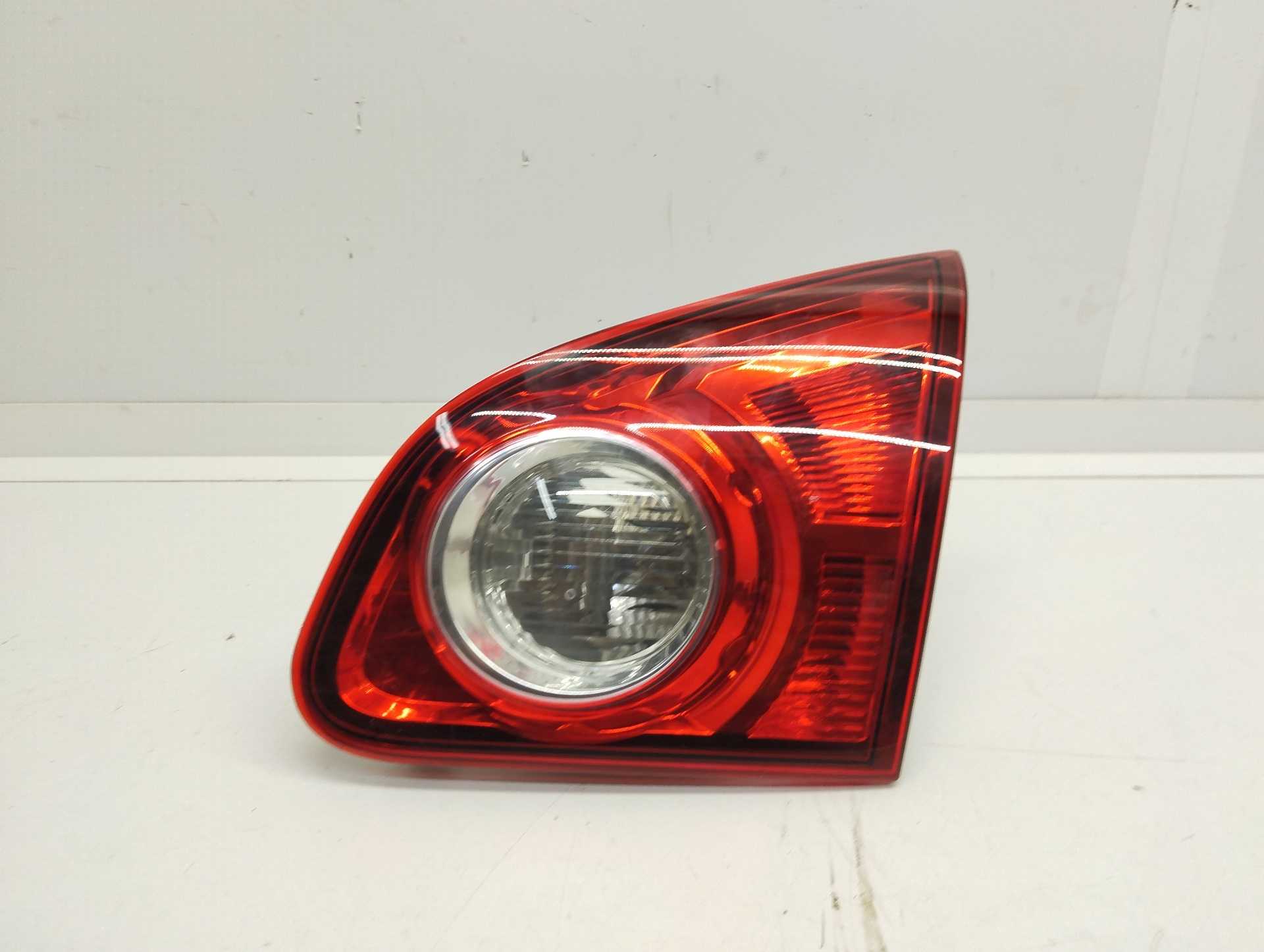 Recambio de piloto porton trasero izquierdo para nissan qashqai (j10) acenta referencia OEM IAM 89071064  