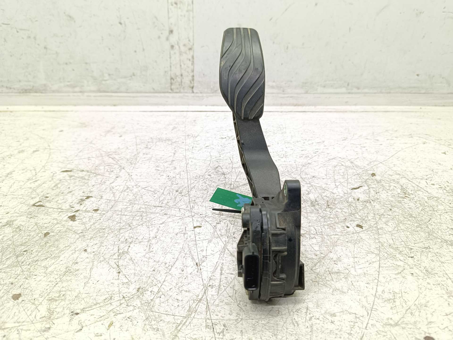 Recambio de pedal acelerador para nissan qashqai (j11) n-style referencia OEM IAM 180024BA0B 6PV00997815 