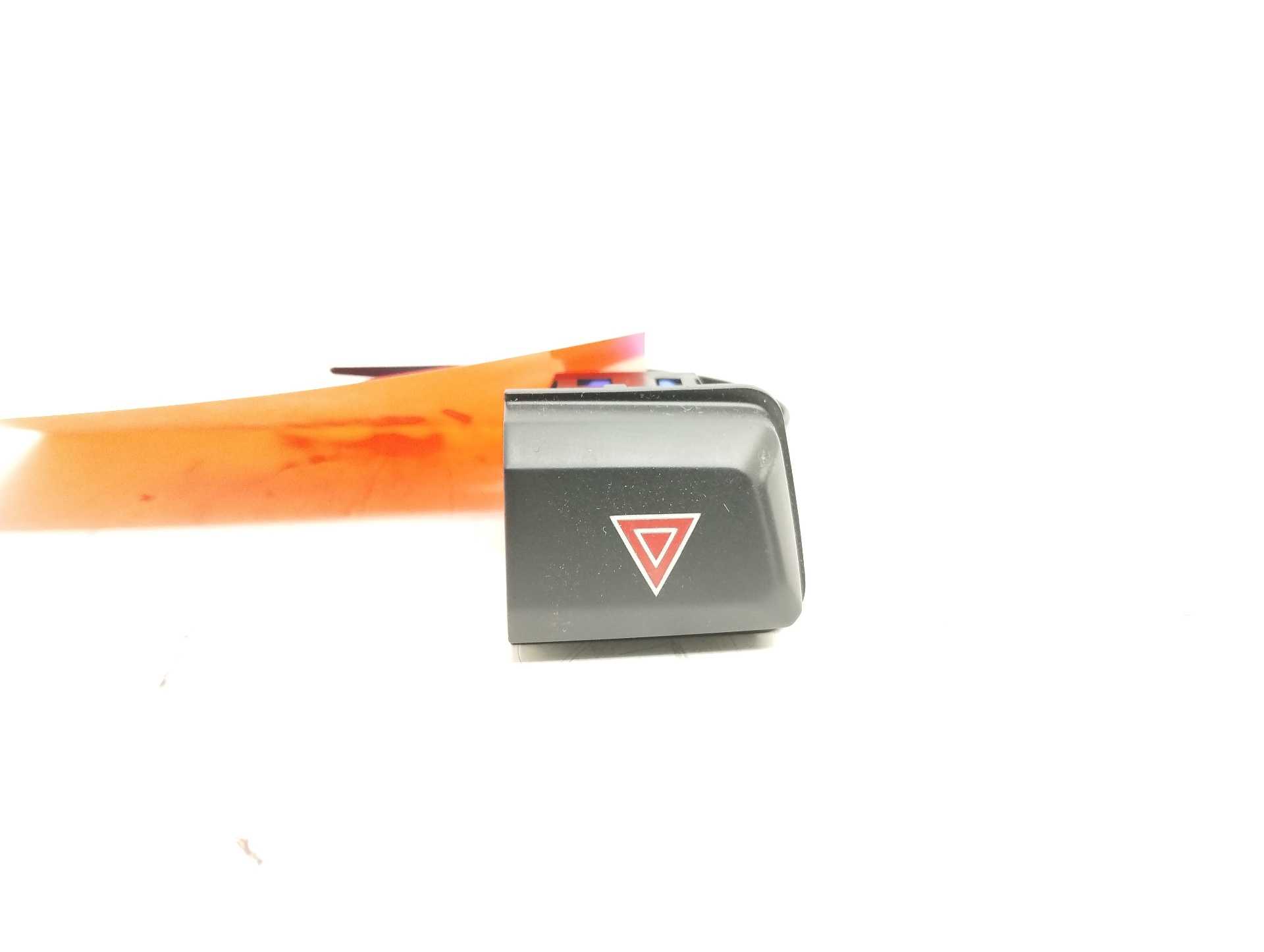 Recambio de mando warning para peugeot 208 style referencia OEM IAM 96750916ZD  