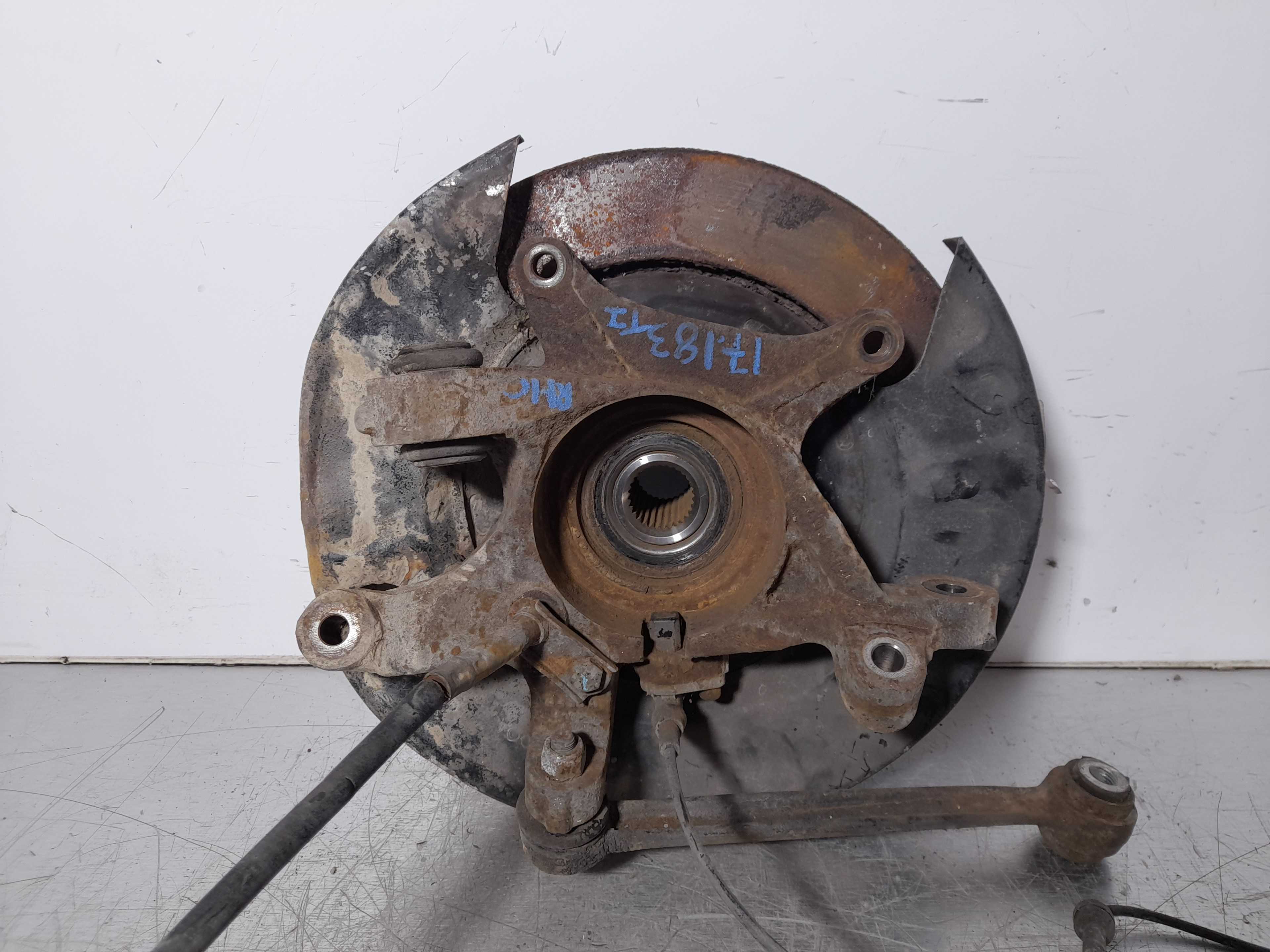Recambio de mangueta trasera izquierda para ssangyong rodius 2.7 turbodiesel cat referencia OEM IAM   