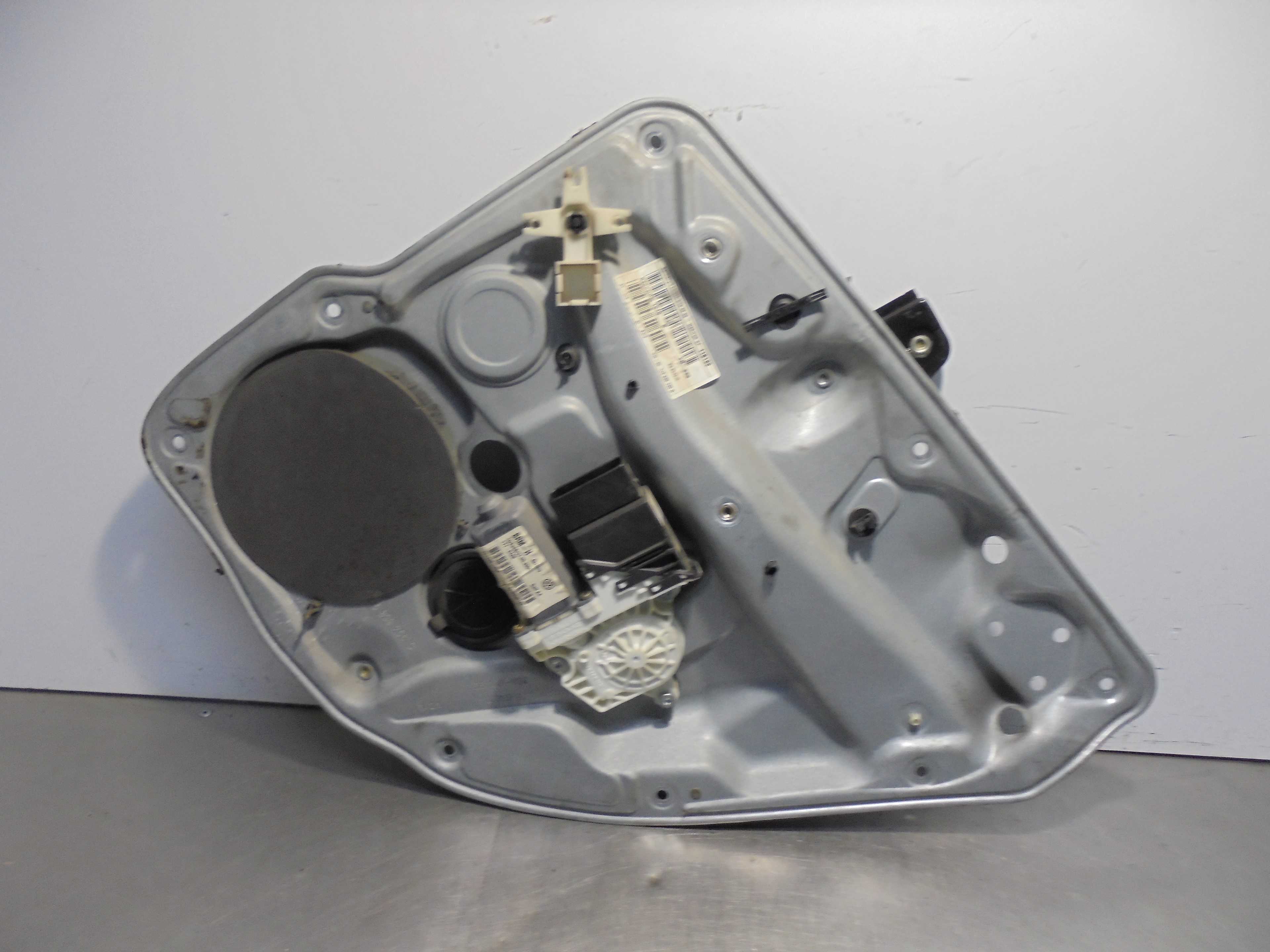 Recambio de elevalunas trasero izquierdo para volkswagen bora berlina (1j2) referencia OEM IAM 1J4959812C  ELECTRICO 4 PUERTAS