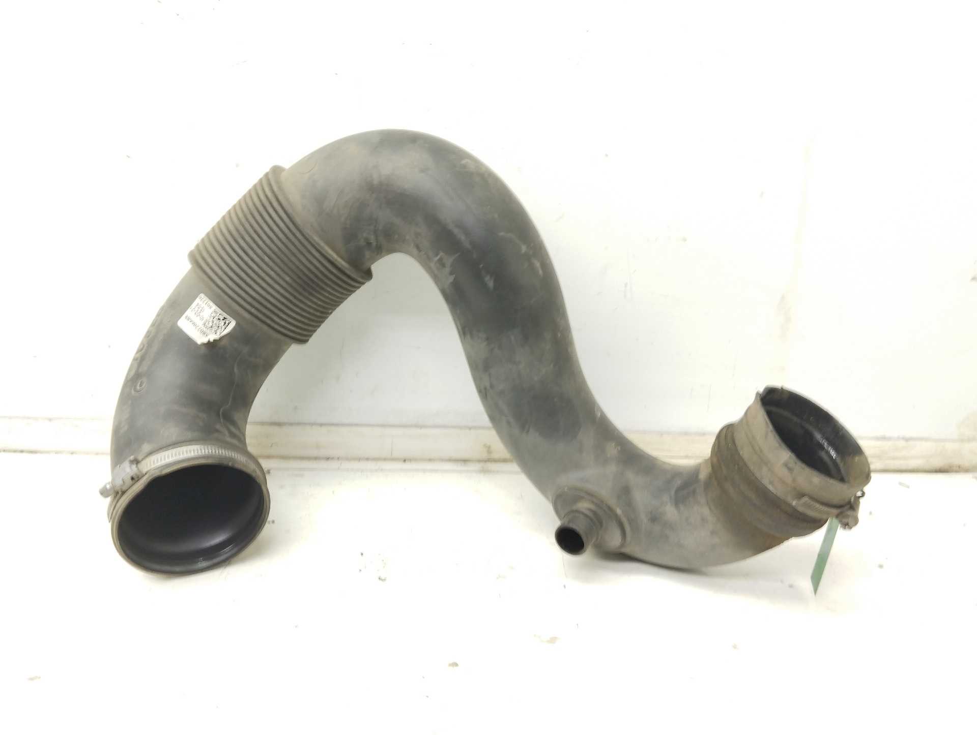 Recambio de tubo de admision para iveco 35s12 referencia OEM IAM 5802206688  