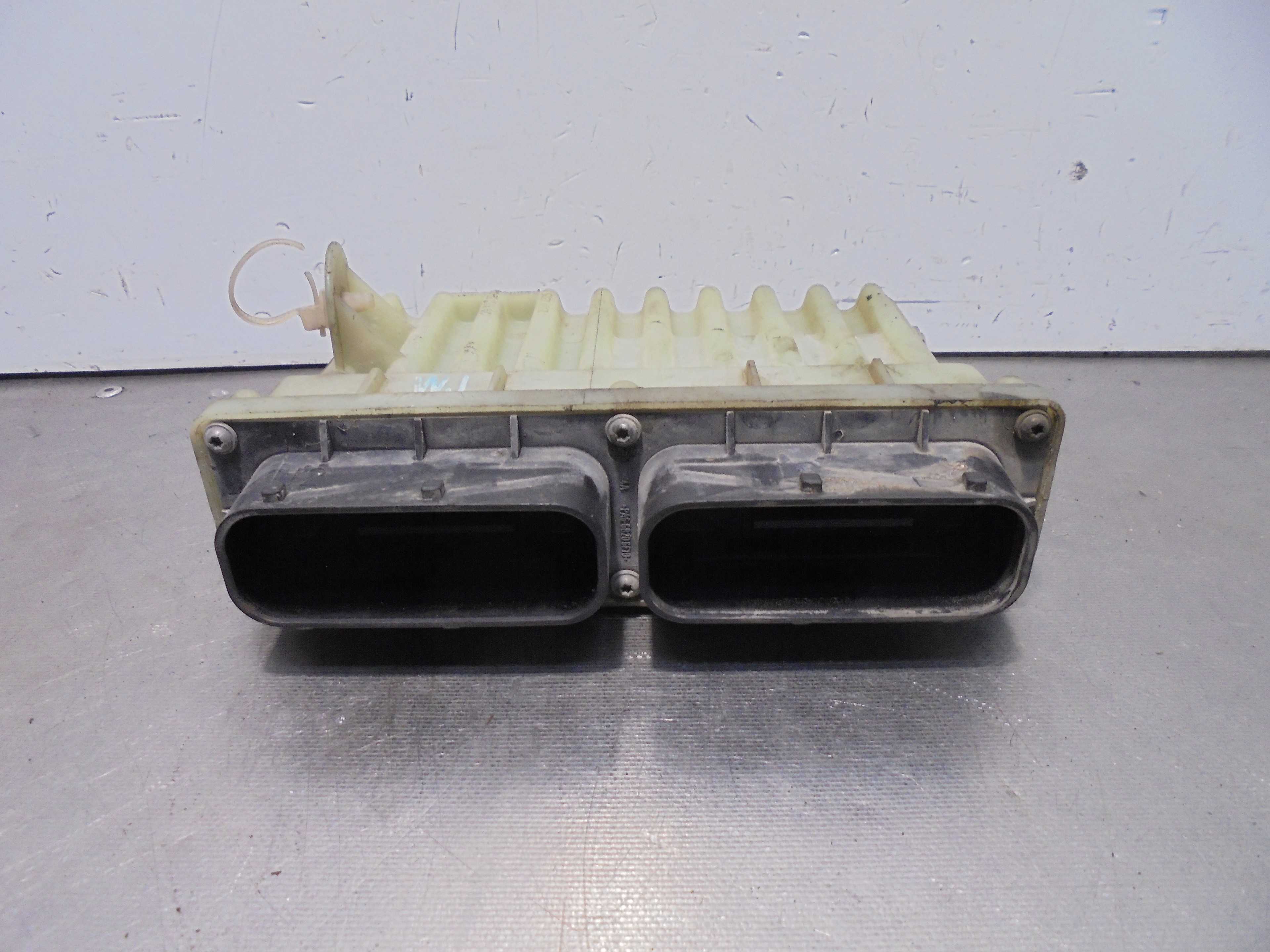 Recambio de rele de ventiladores para opel zafira a blue line referencia OEM IAM 24462346  
