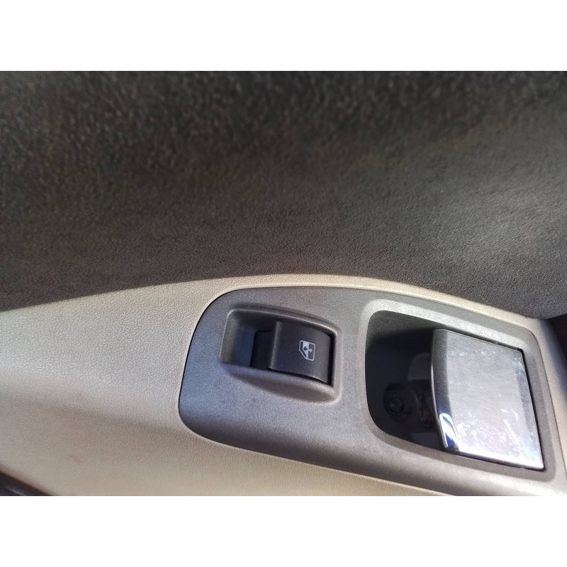 Recambio de mando elevalunas trasero derecho para lancia musa (184) 1.9 jtd cat referencia OEM IAM   