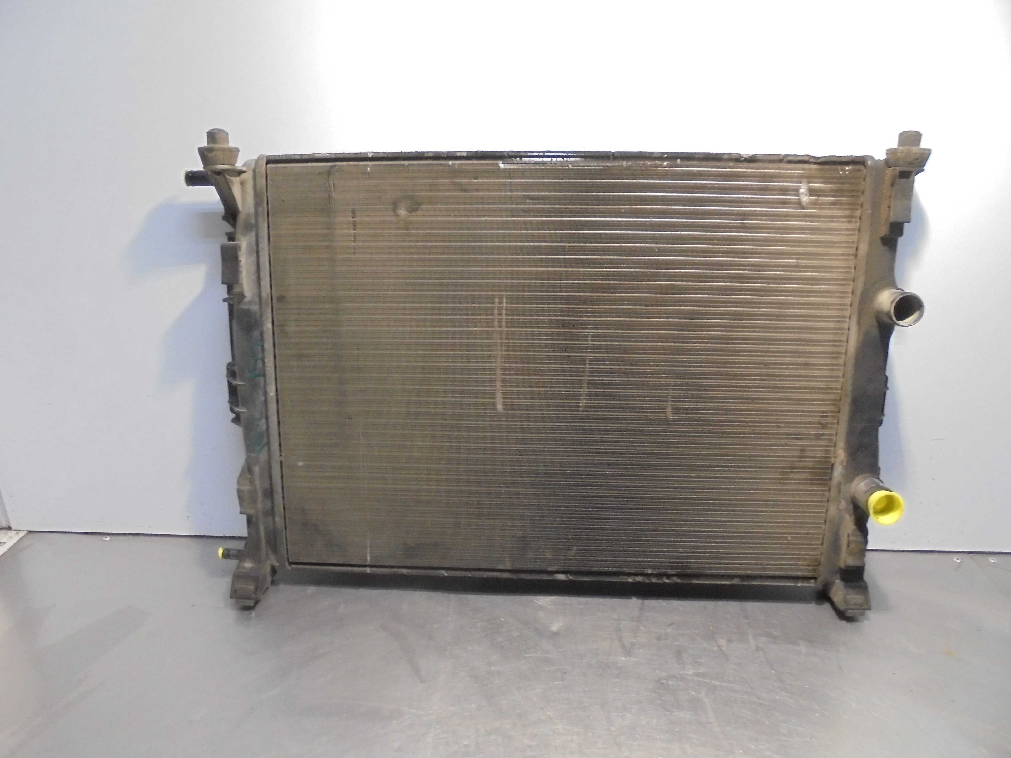 Recambio de radiador agua para renault megane ii classic berlina 1.5 dci diesel referencia OEM IAM 8200115542 VALEO 