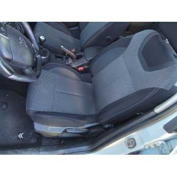 ASIENTO DELANTERO IZQUIERDO 