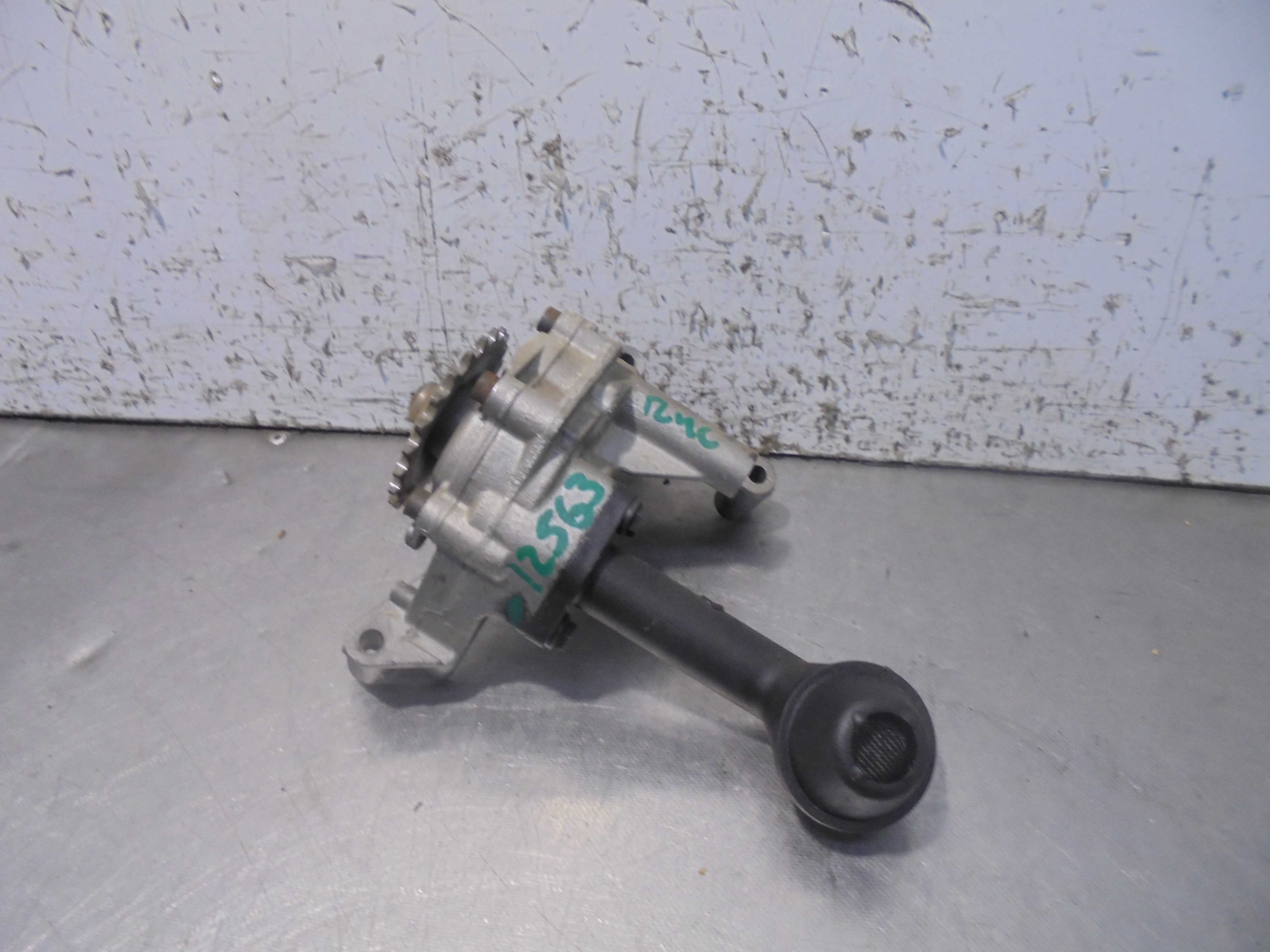 Recambio de bomba aceite para volkswagen caddy ka/kb (2k) furg. referencia OEM IAM   