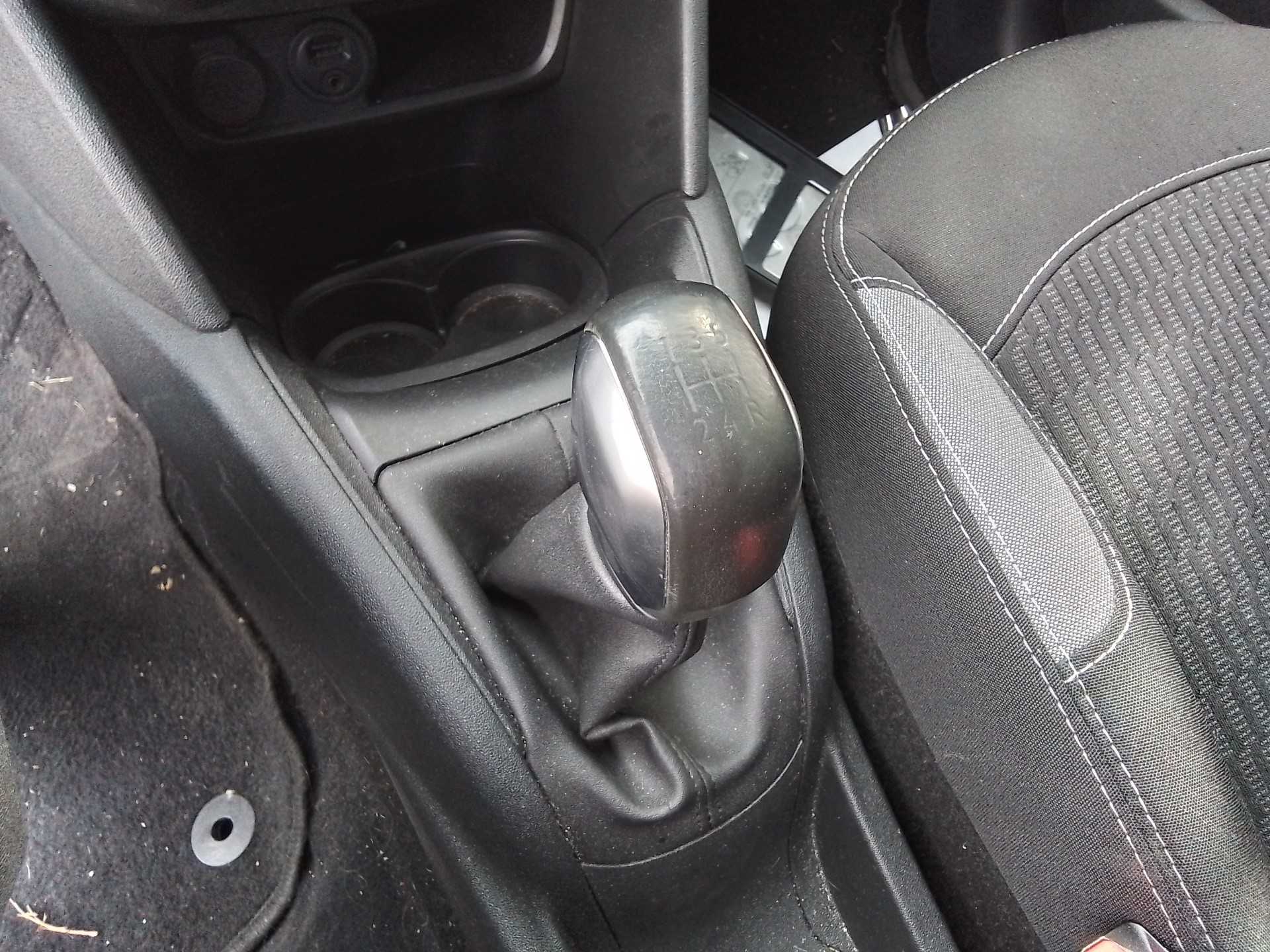 Recambio de palanca cambio para peugeot 208 style referencia OEM IAM   