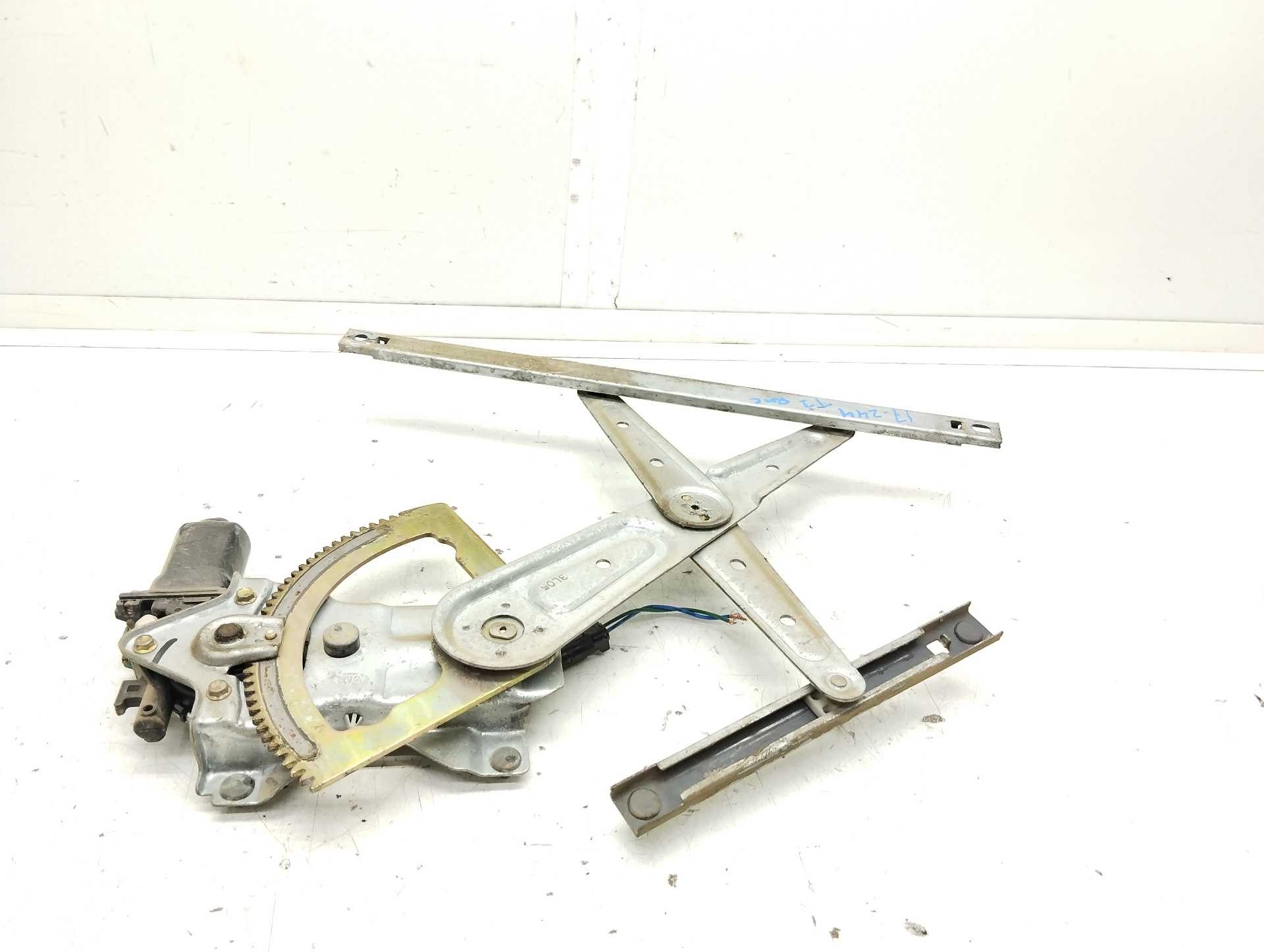 Recambio de elevalunas trasero izquierdo para kia sorento 2.5 crdi concept referencia OEM IAM 834503E000 DENSO 