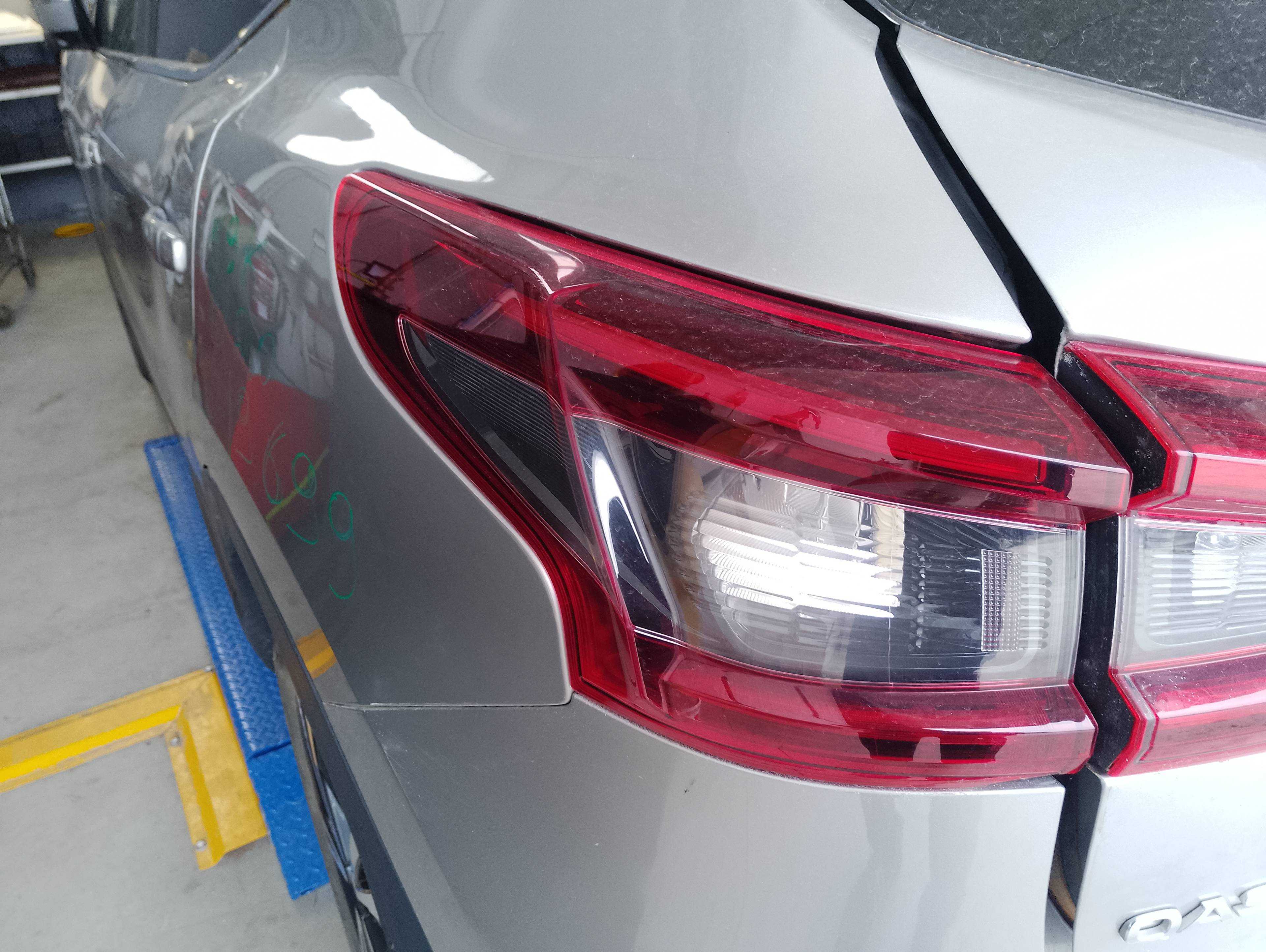 Recambio de piloto trasero izquierdo para nissan qashqai (j11) n-style referencia OEM IAM 26555HP00A  