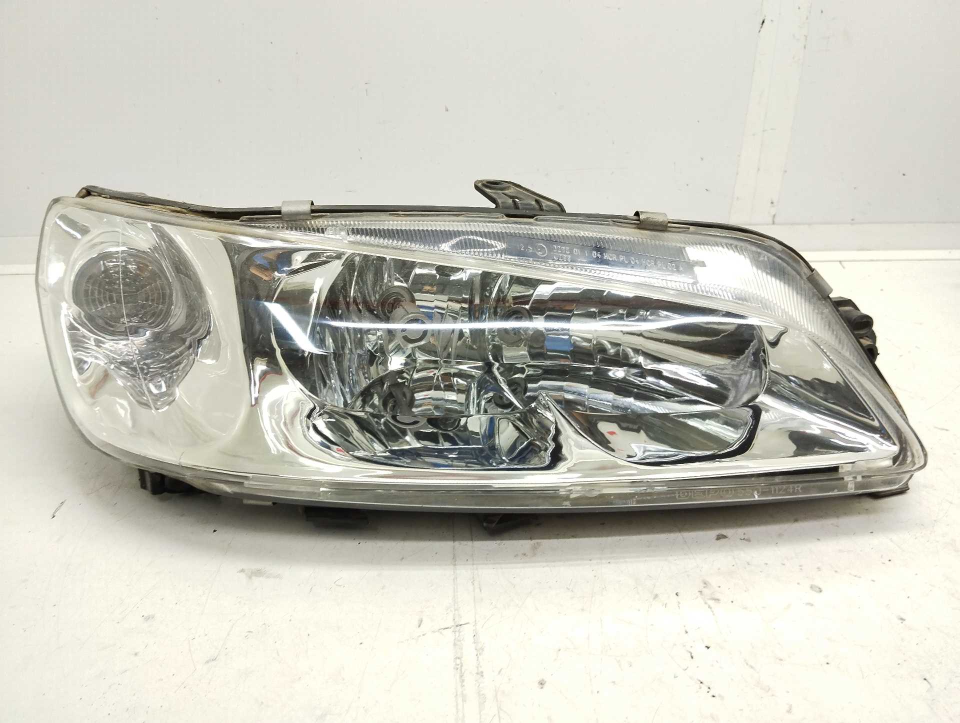 Recambio de faro derecho para peugeot 306 berlina 3/4/5 puertas (s2) xs referencia OEM IAM   