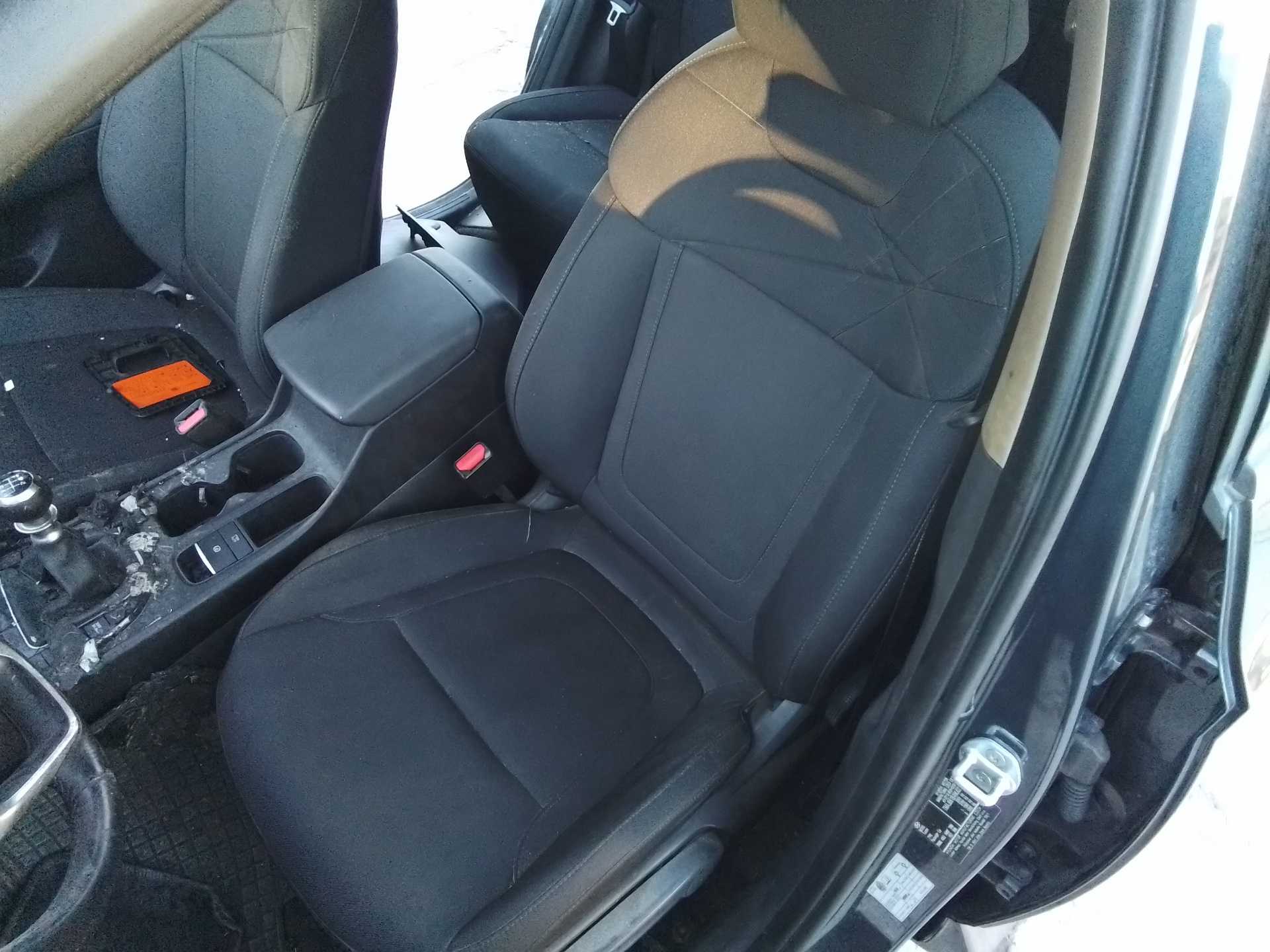 Recambio de asiento delantero izquierdo para hyundai tucson 1.6 crdi cat referencia OEM IAM   