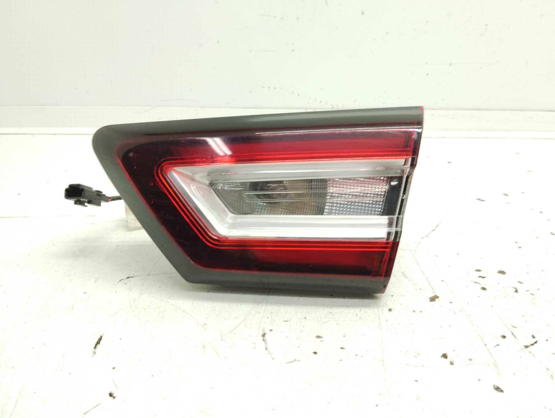 Recambio de piloto porton trasero derecho para renault clio iv zen referencia OEM IAM 265508029R  